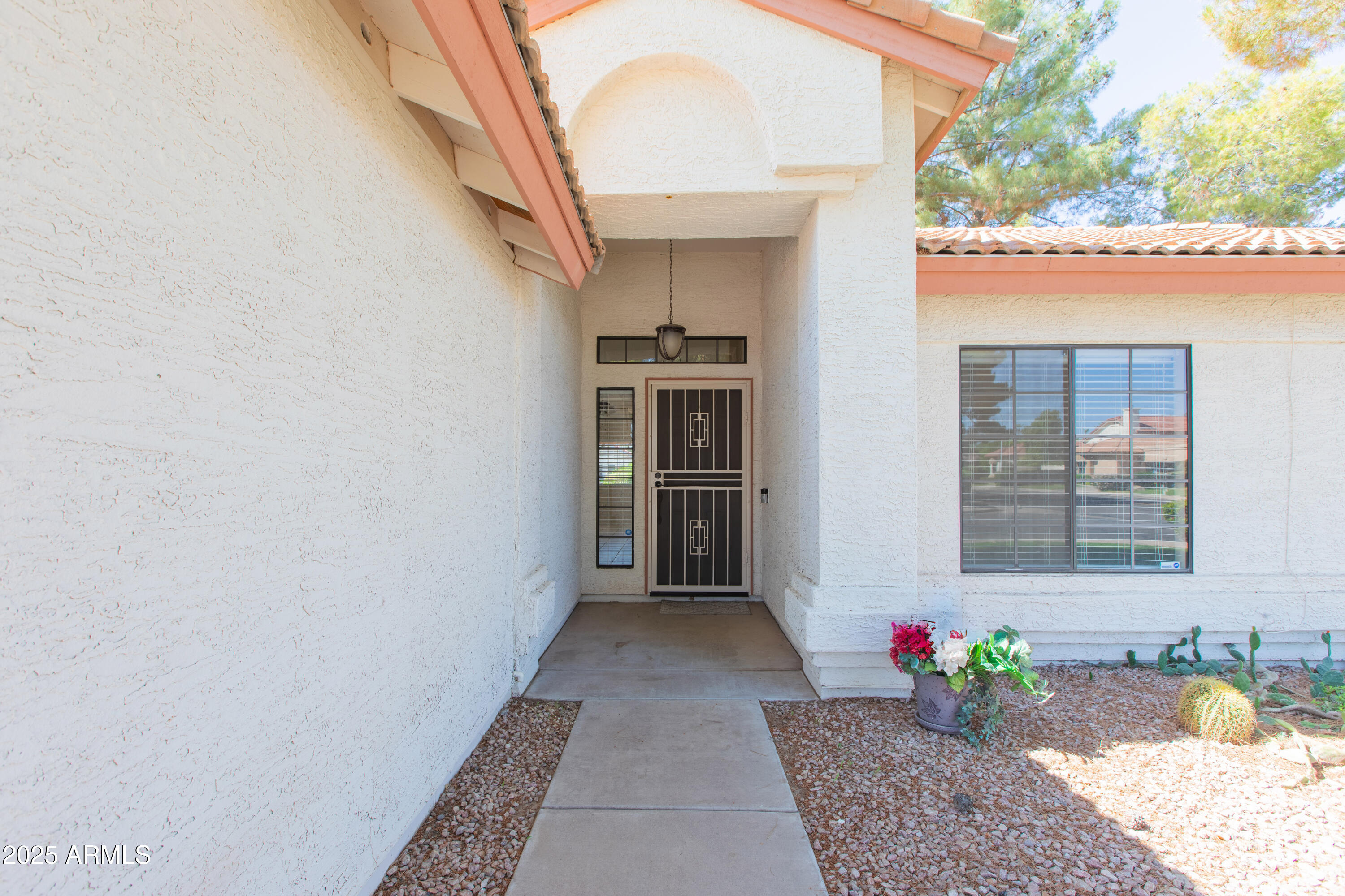 1603 E CHICAGO Street