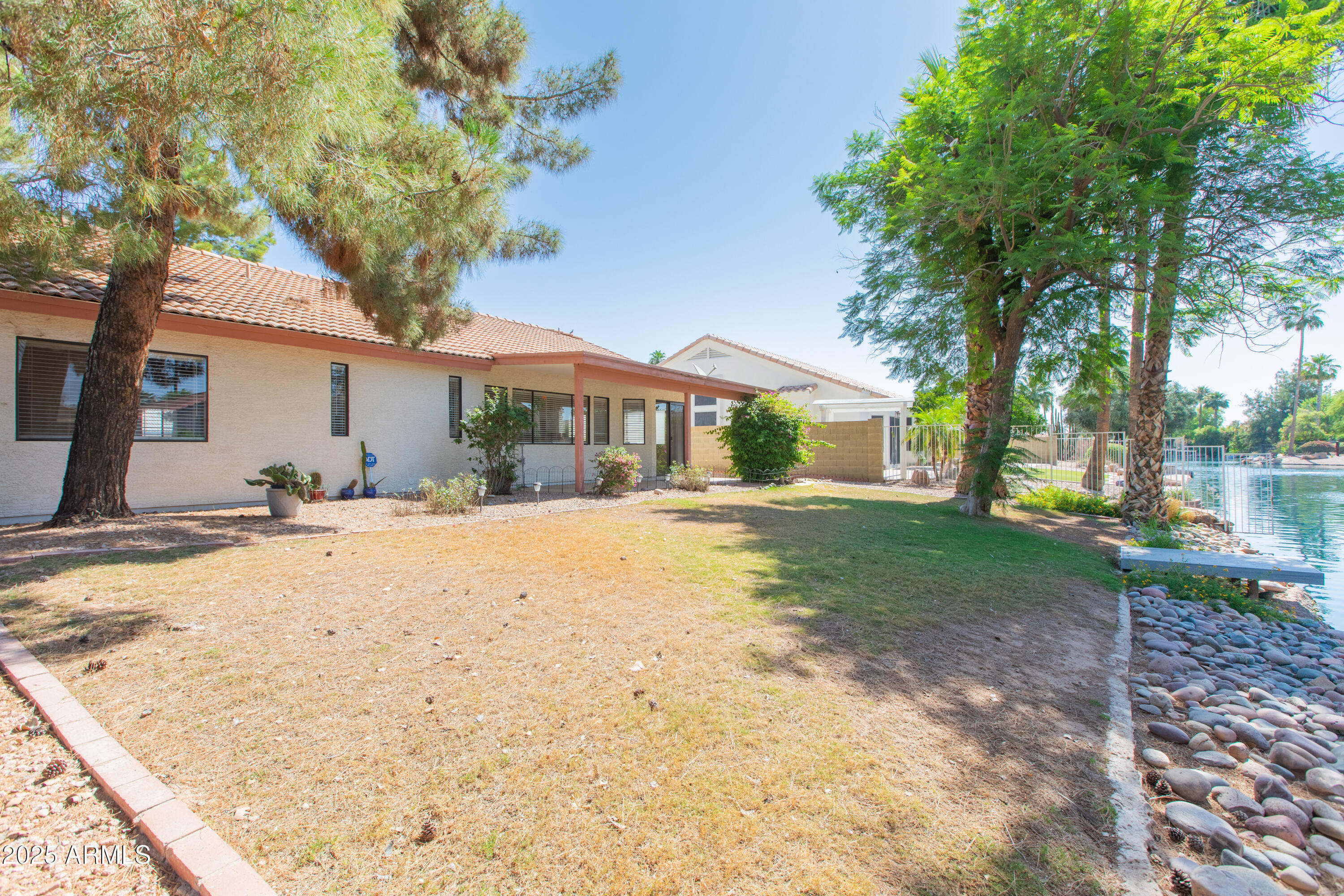 1603 E CHICAGO Street