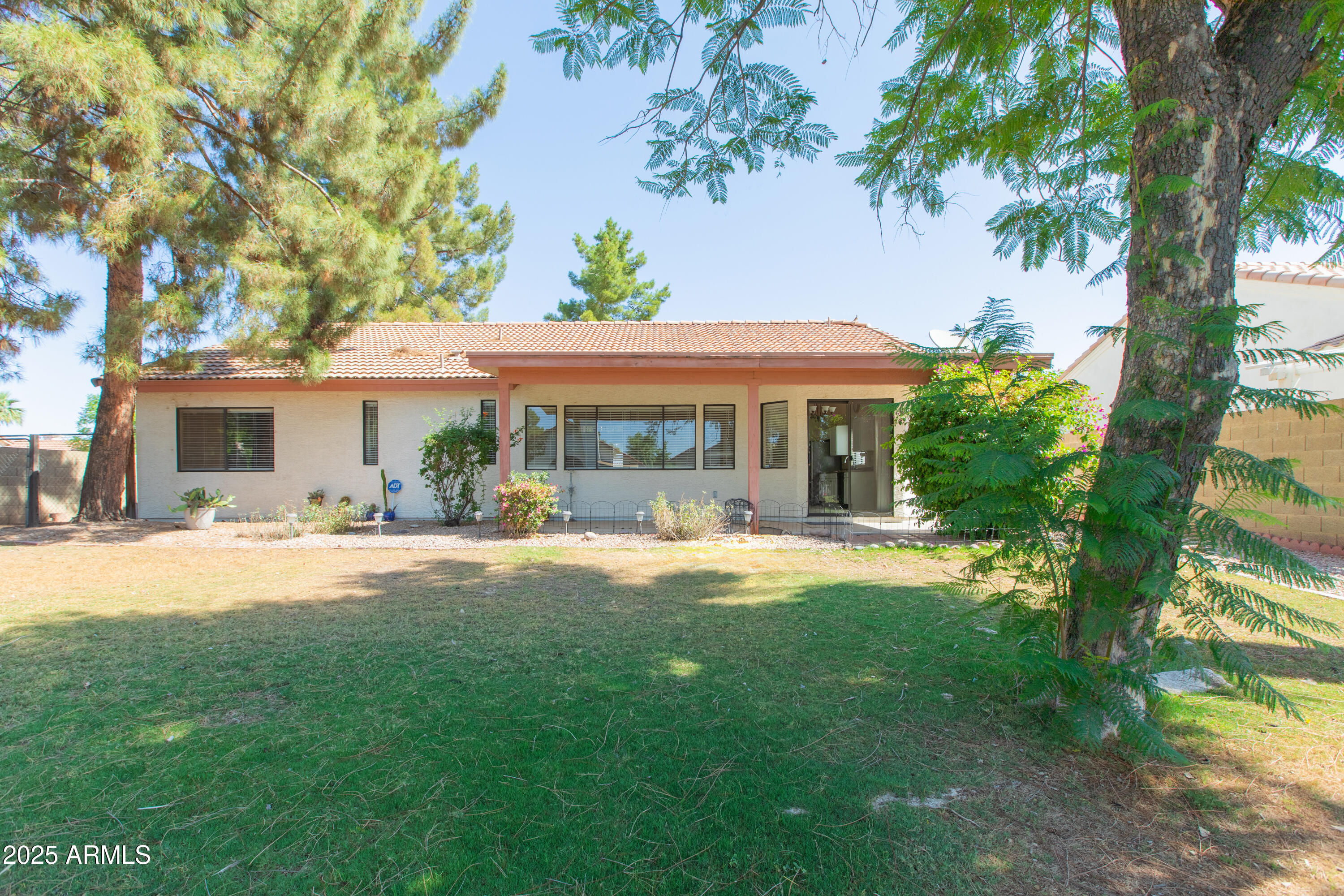 1603 E CHICAGO Street