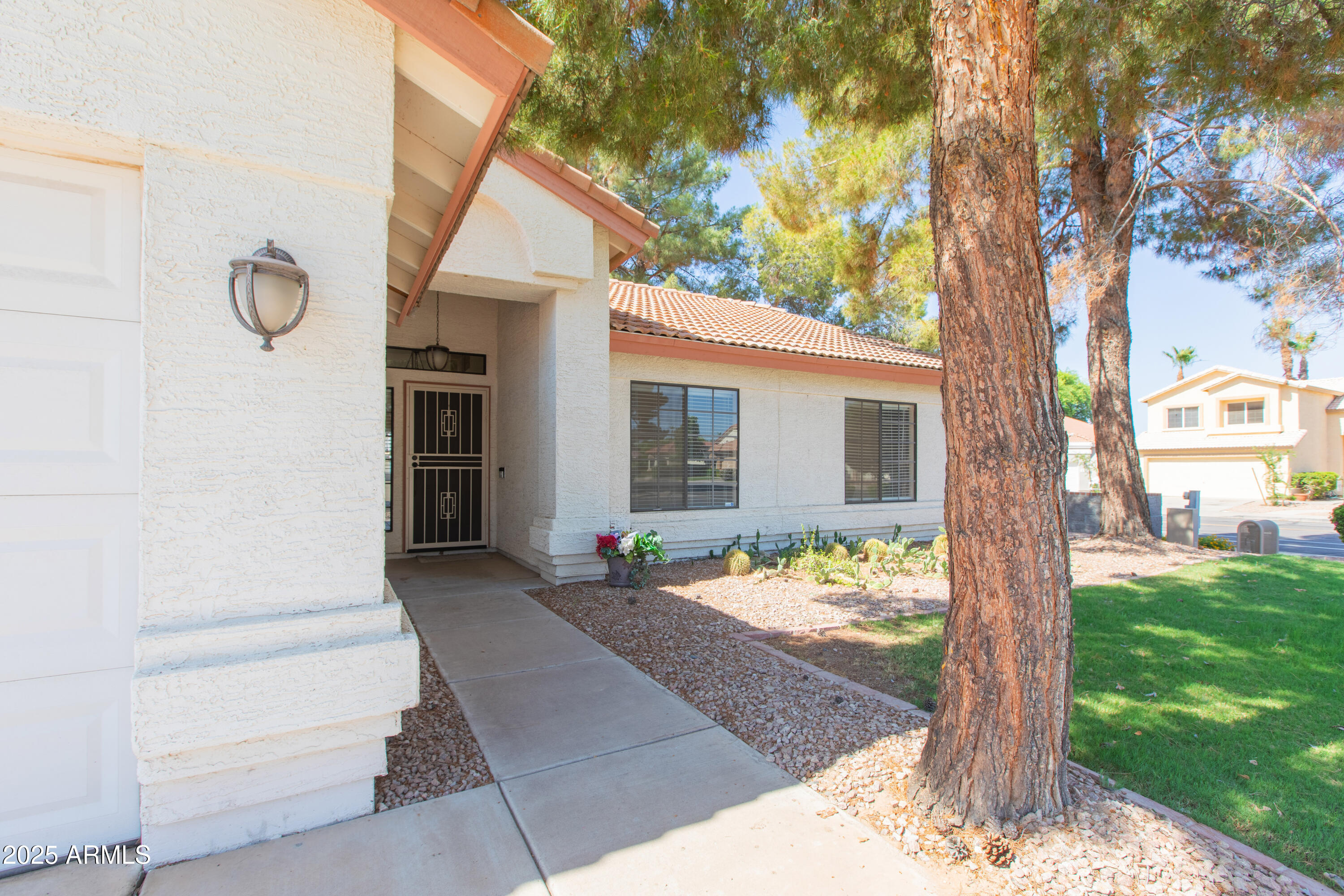 1603 E CHICAGO Street