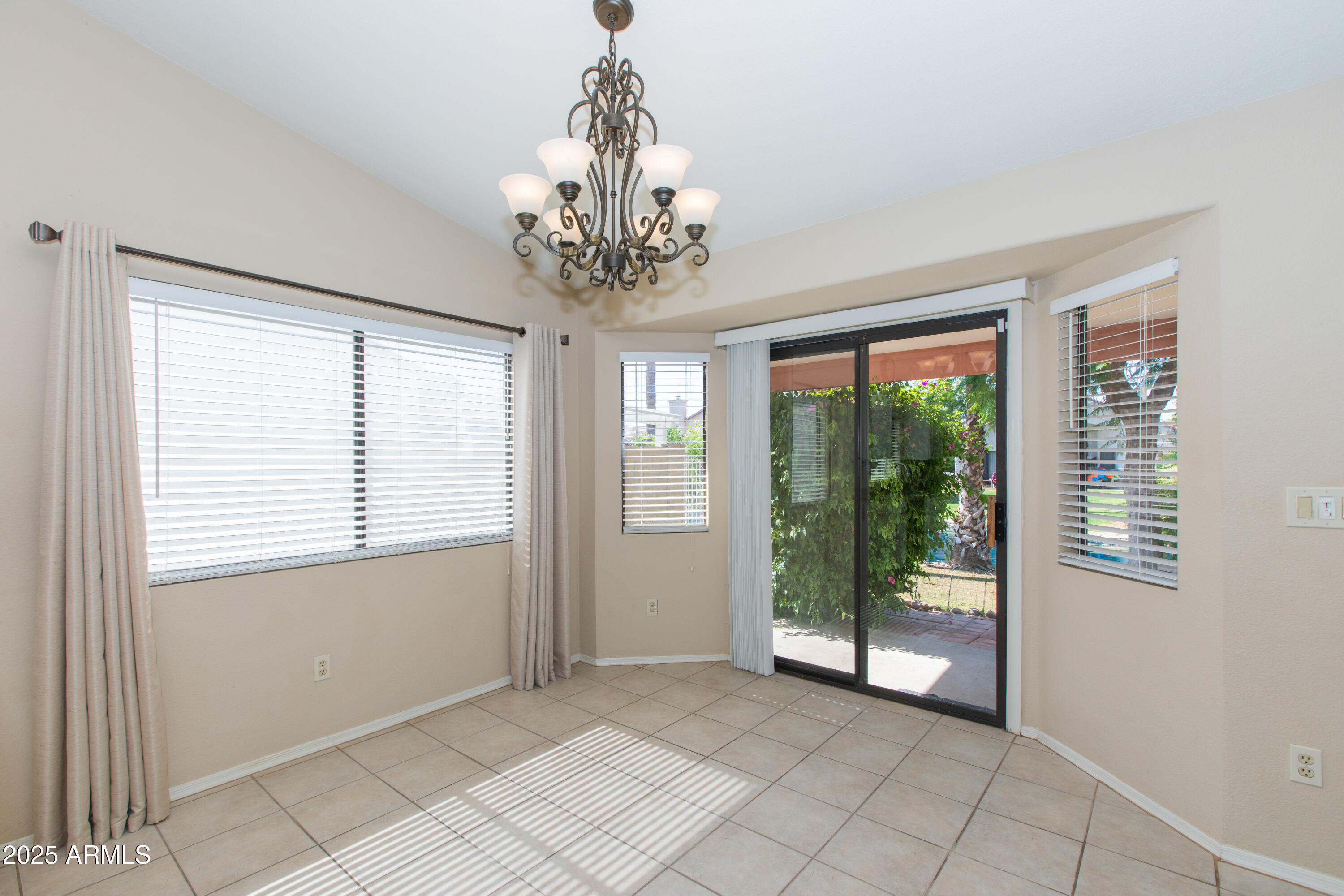 1603 E CHICAGO Street