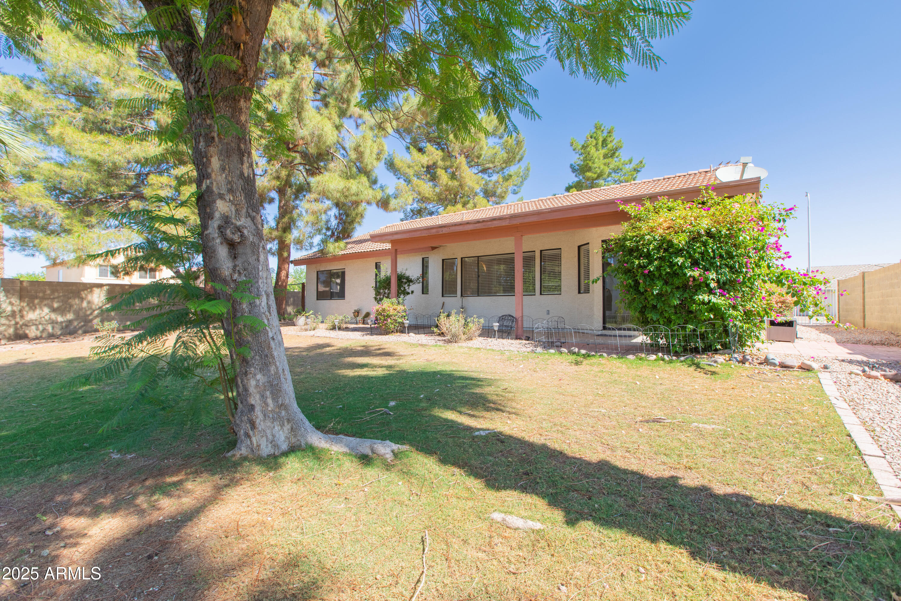 1603 E CHICAGO Street