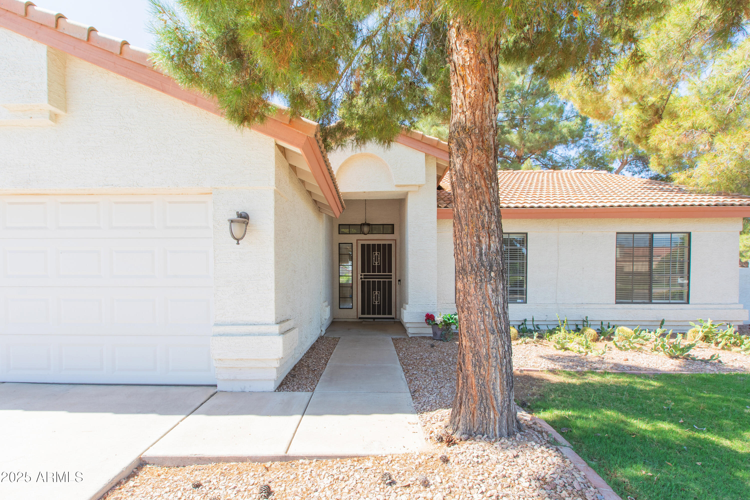 1603 E CHICAGO Street