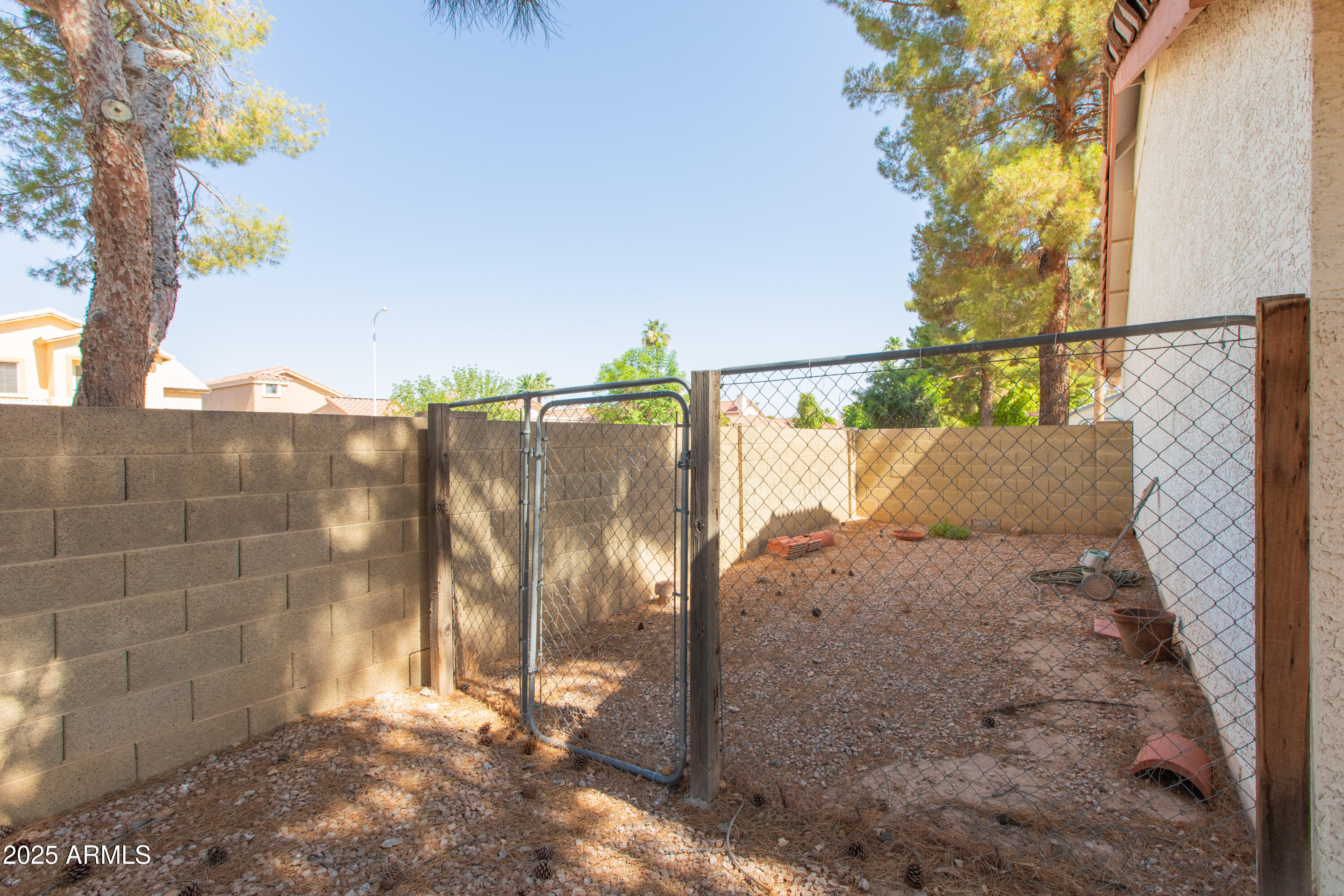 1603 E CHICAGO Street