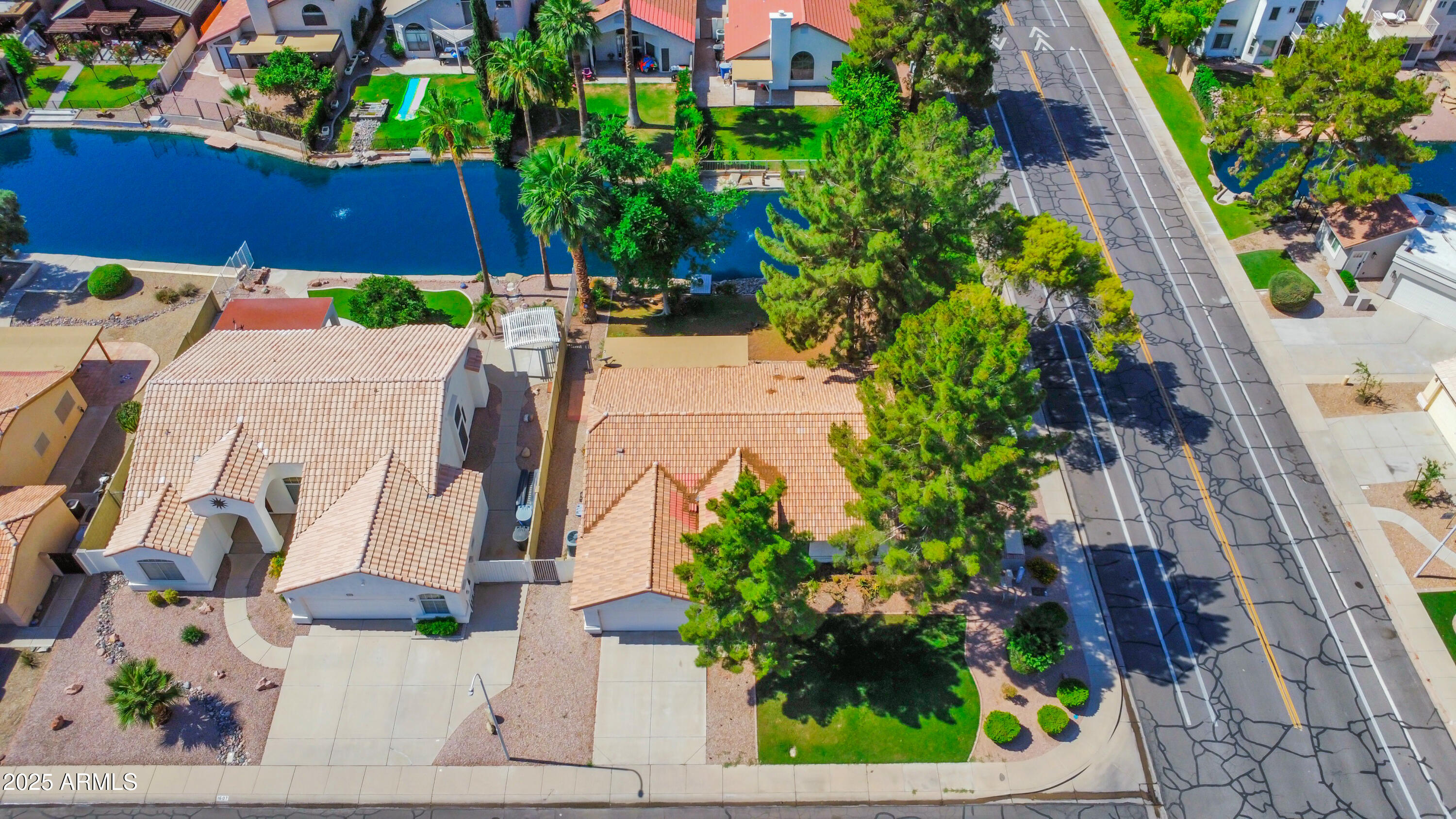 1603 E CHICAGO Street