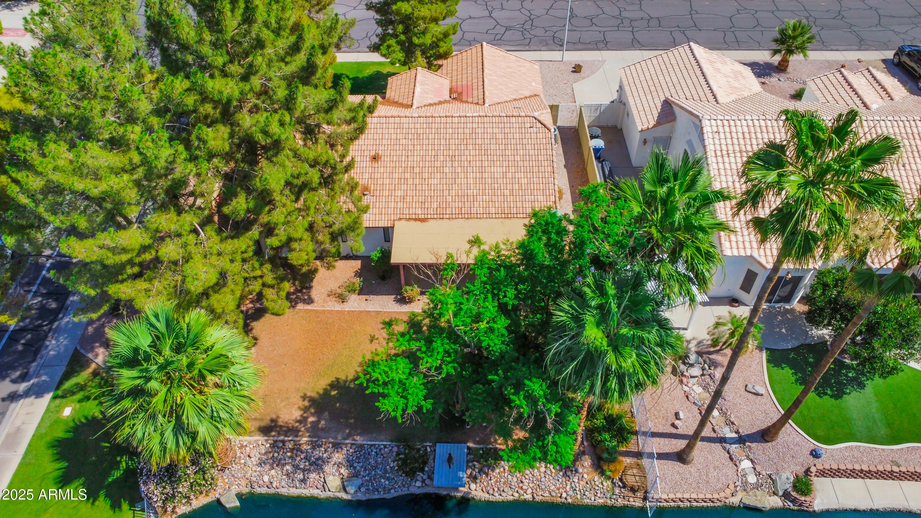 1603 E CHICAGO Street