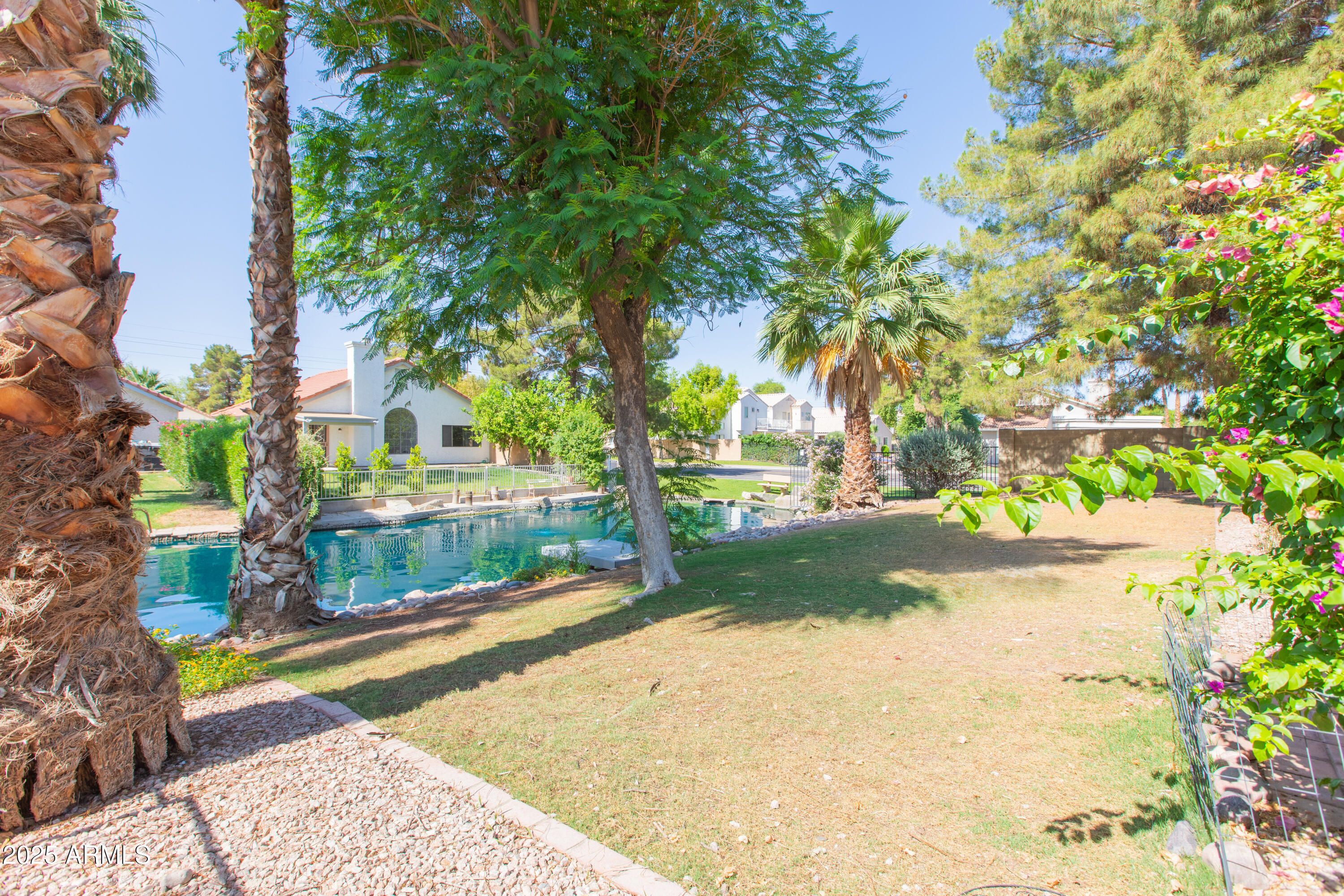 1603 E CHICAGO Street