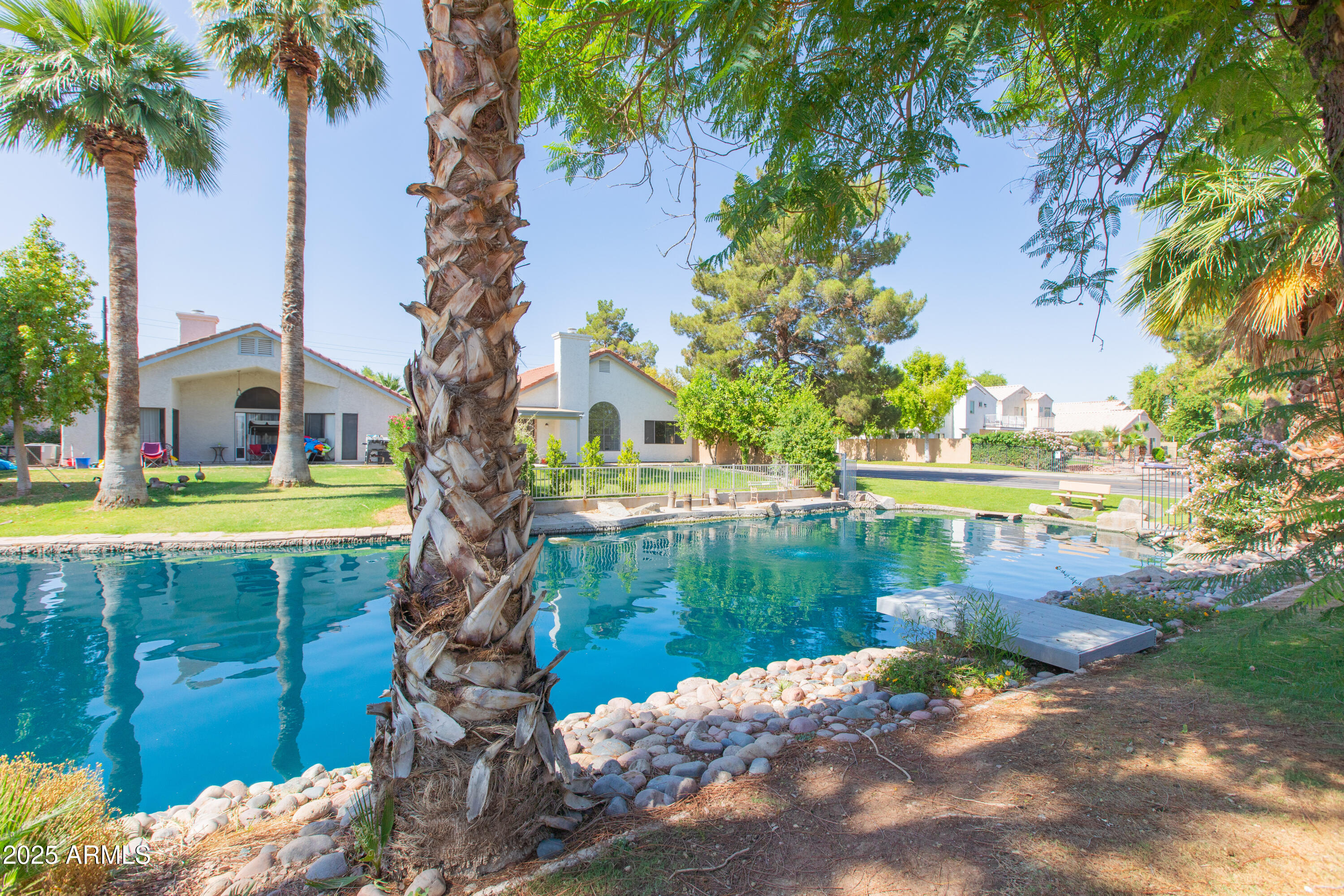 1603 E CHICAGO Street