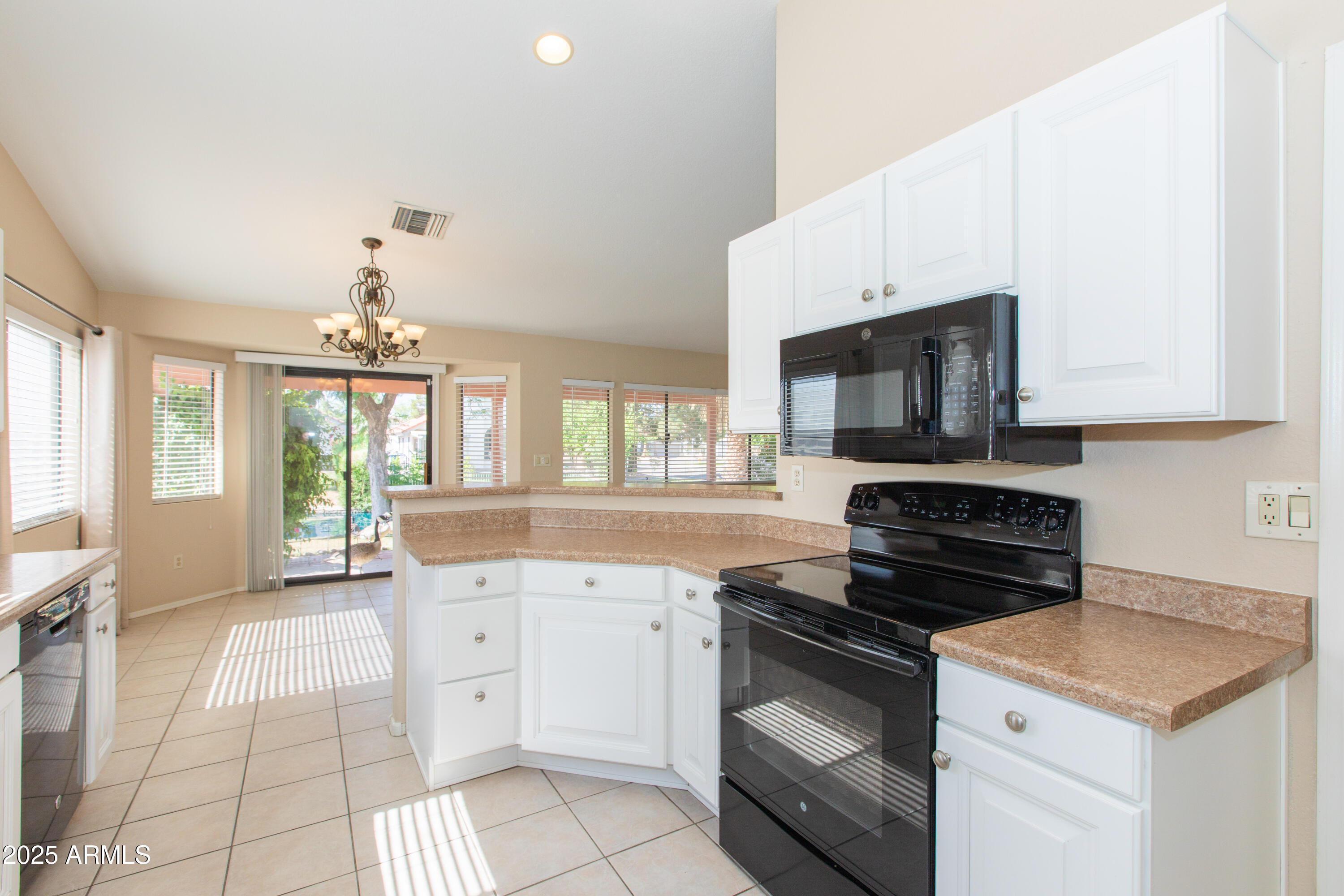 1603 E CHICAGO Street