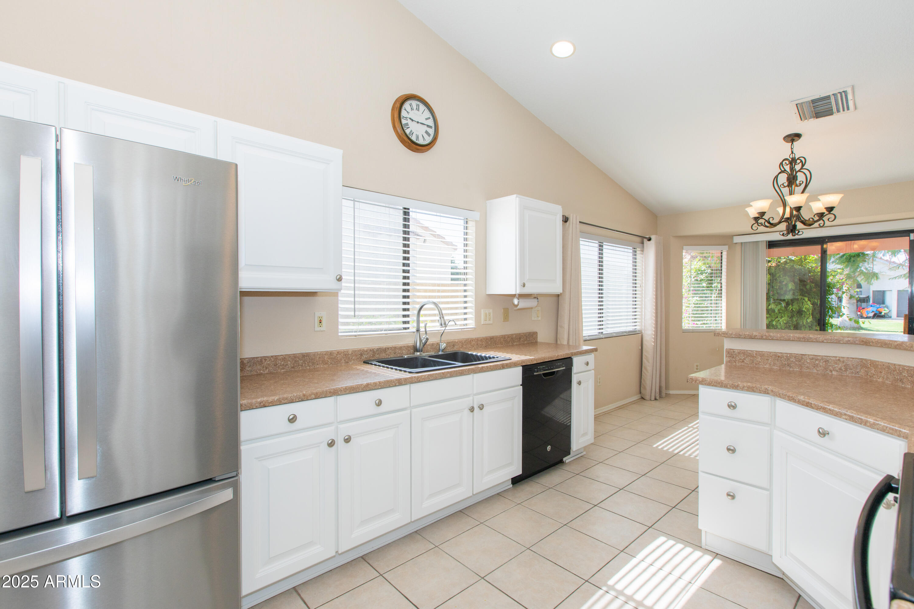 1603 E CHICAGO Street