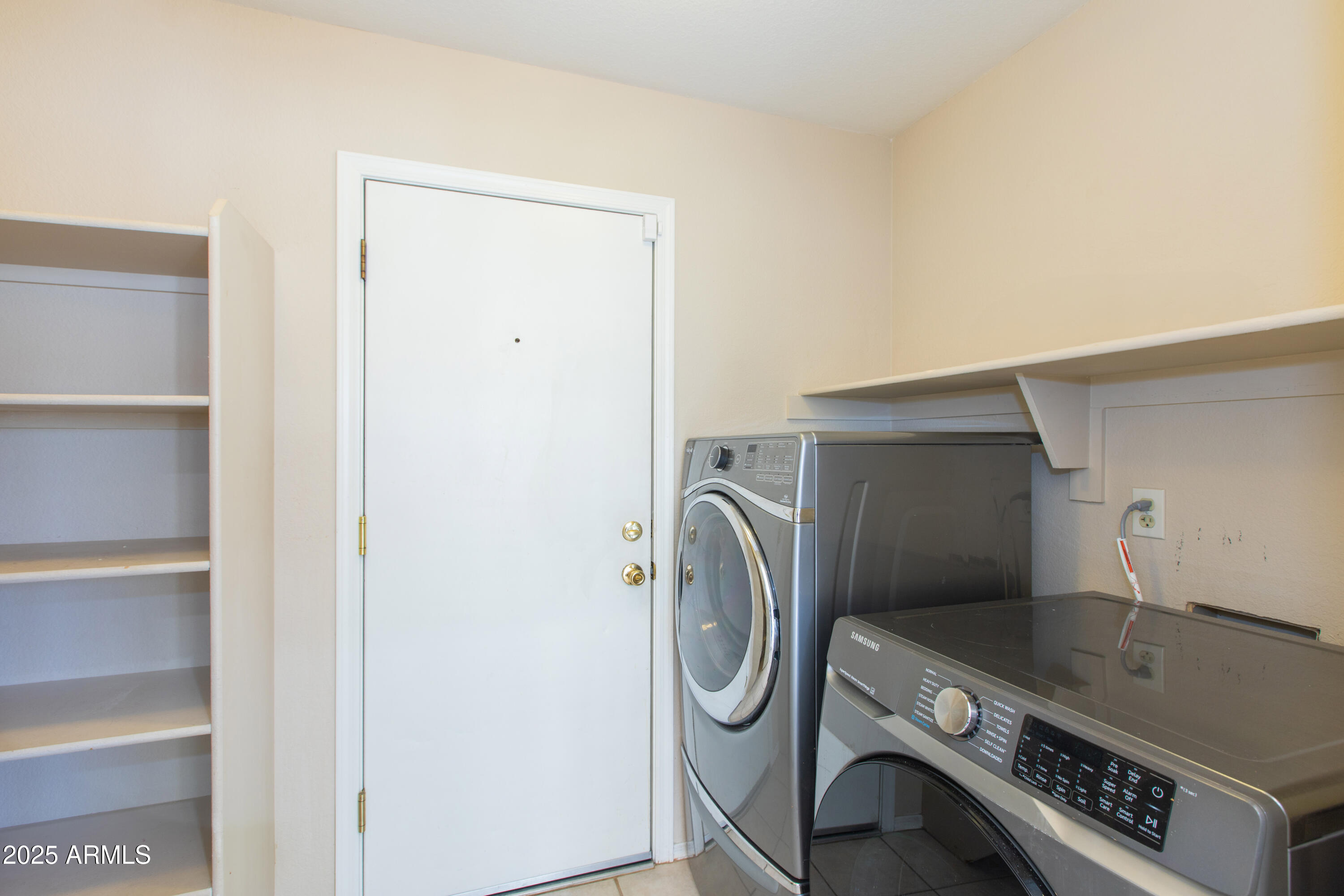 1603 E CHICAGO Street