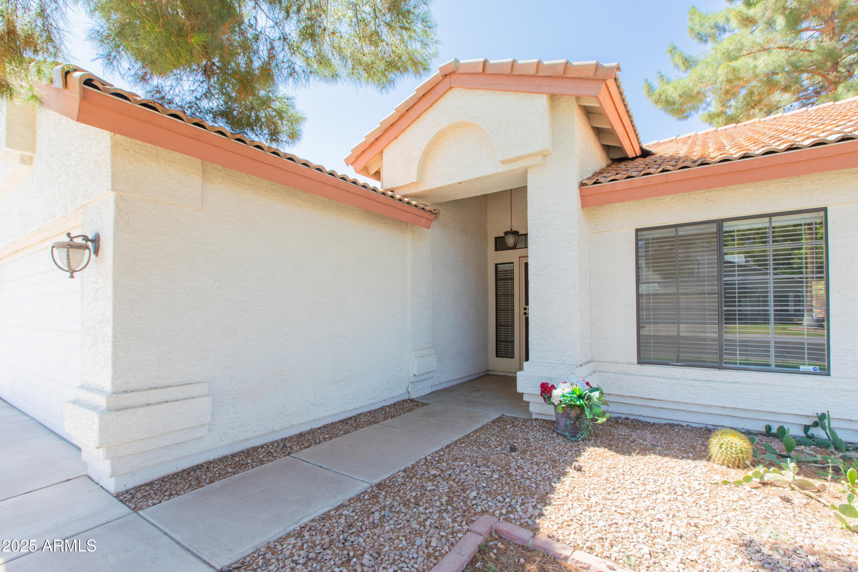 1603 E CHICAGO Street