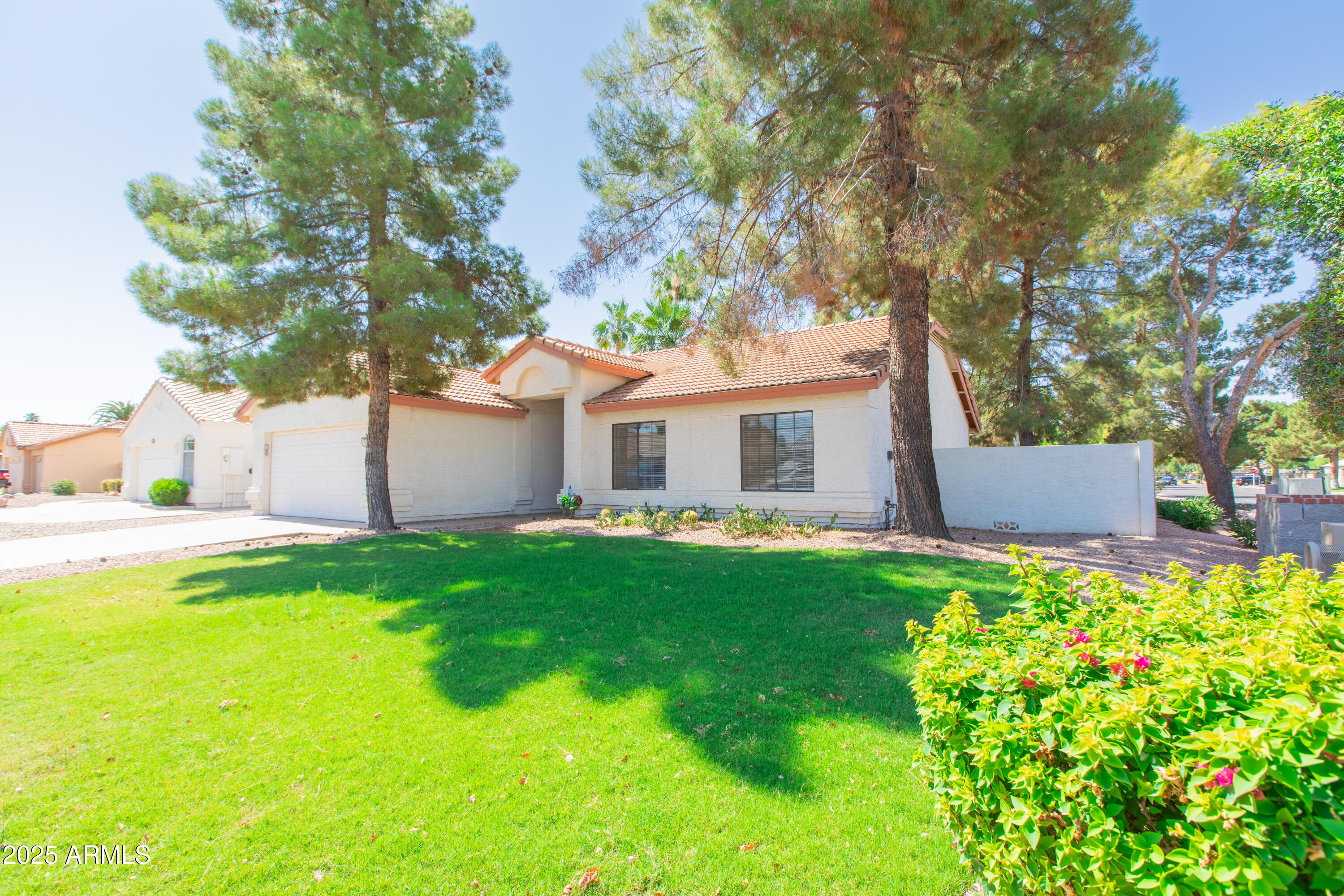 1603 E CHICAGO Street