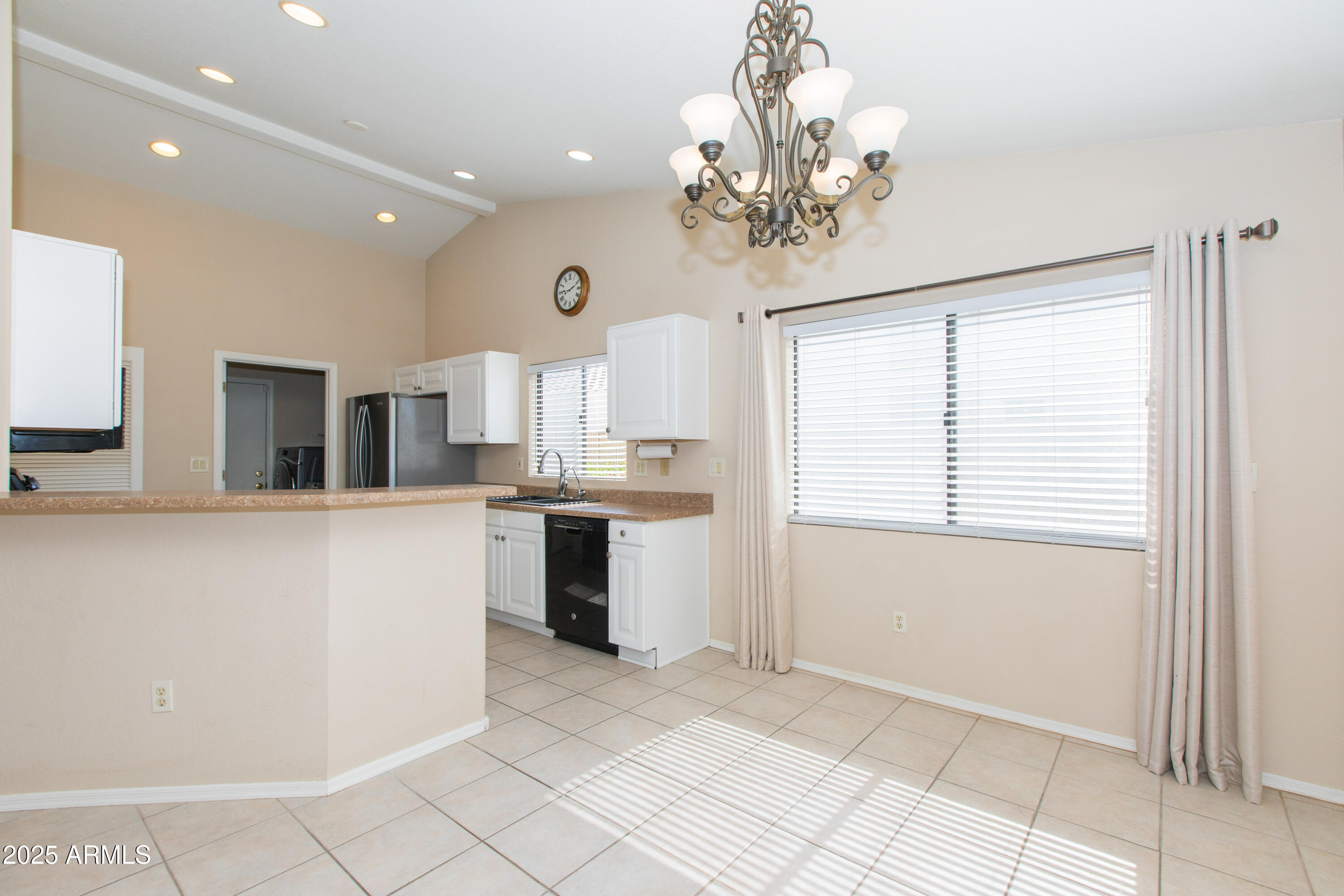 1603 E CHICAGO Street