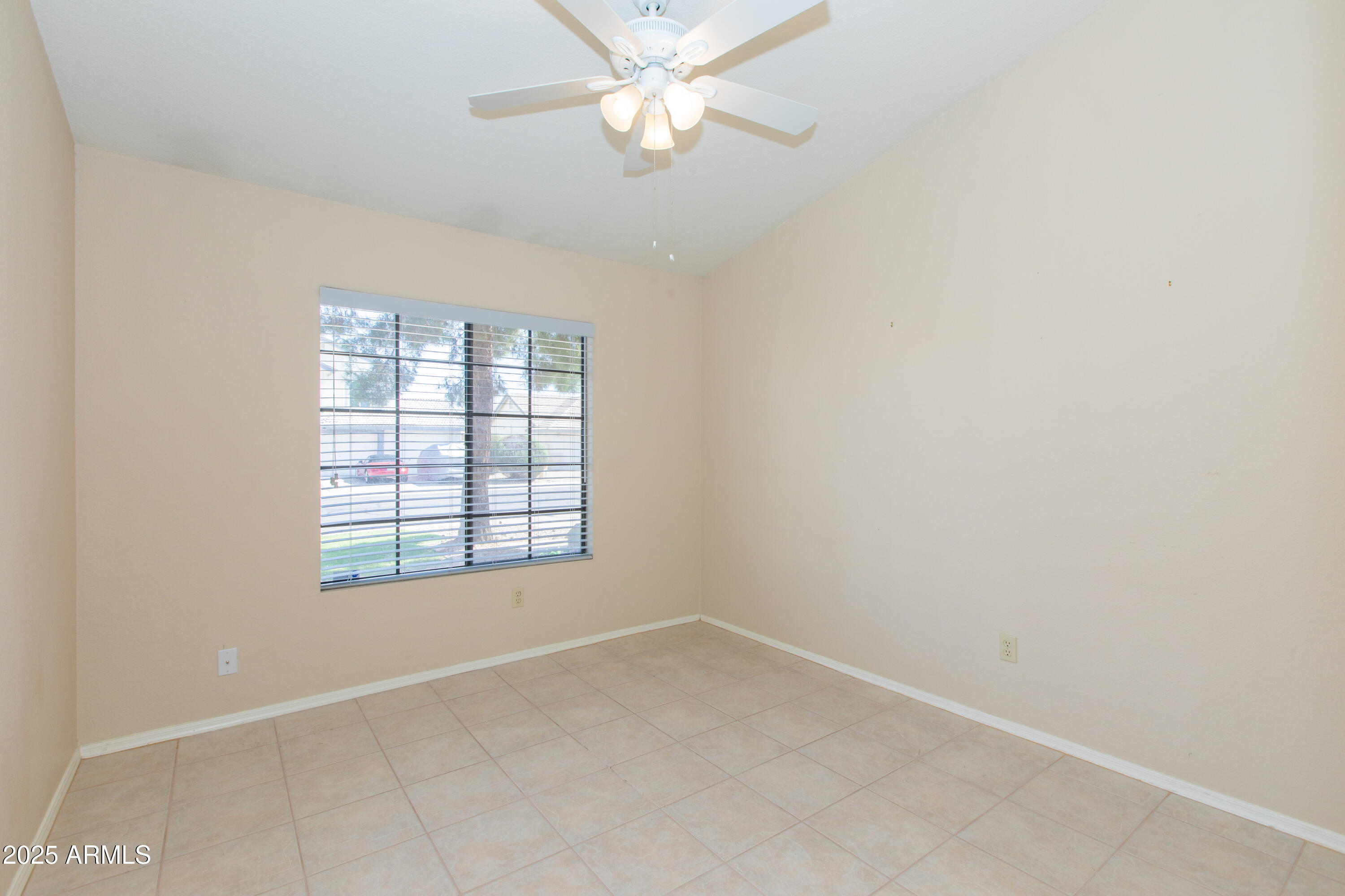 1603 E CHICAGO Street