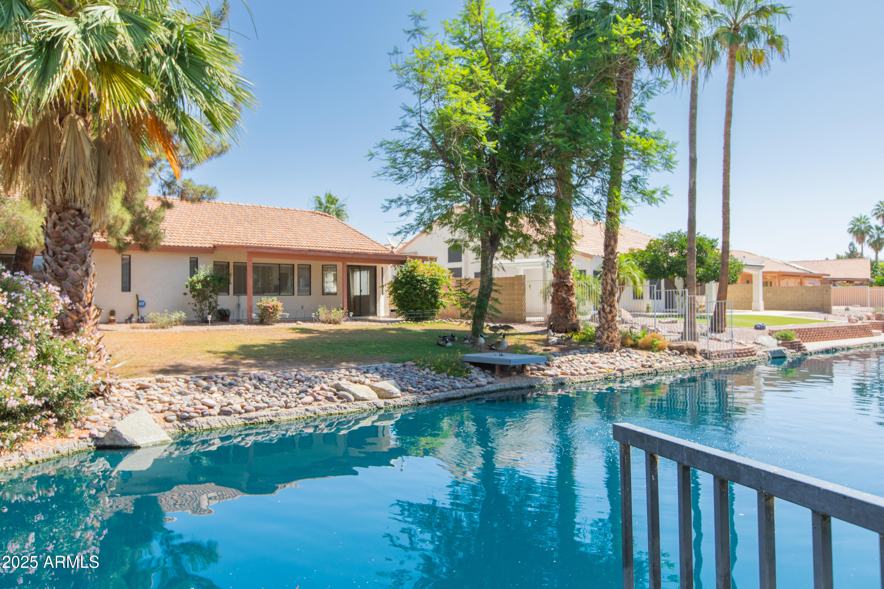 1603 E CHICAGO Street