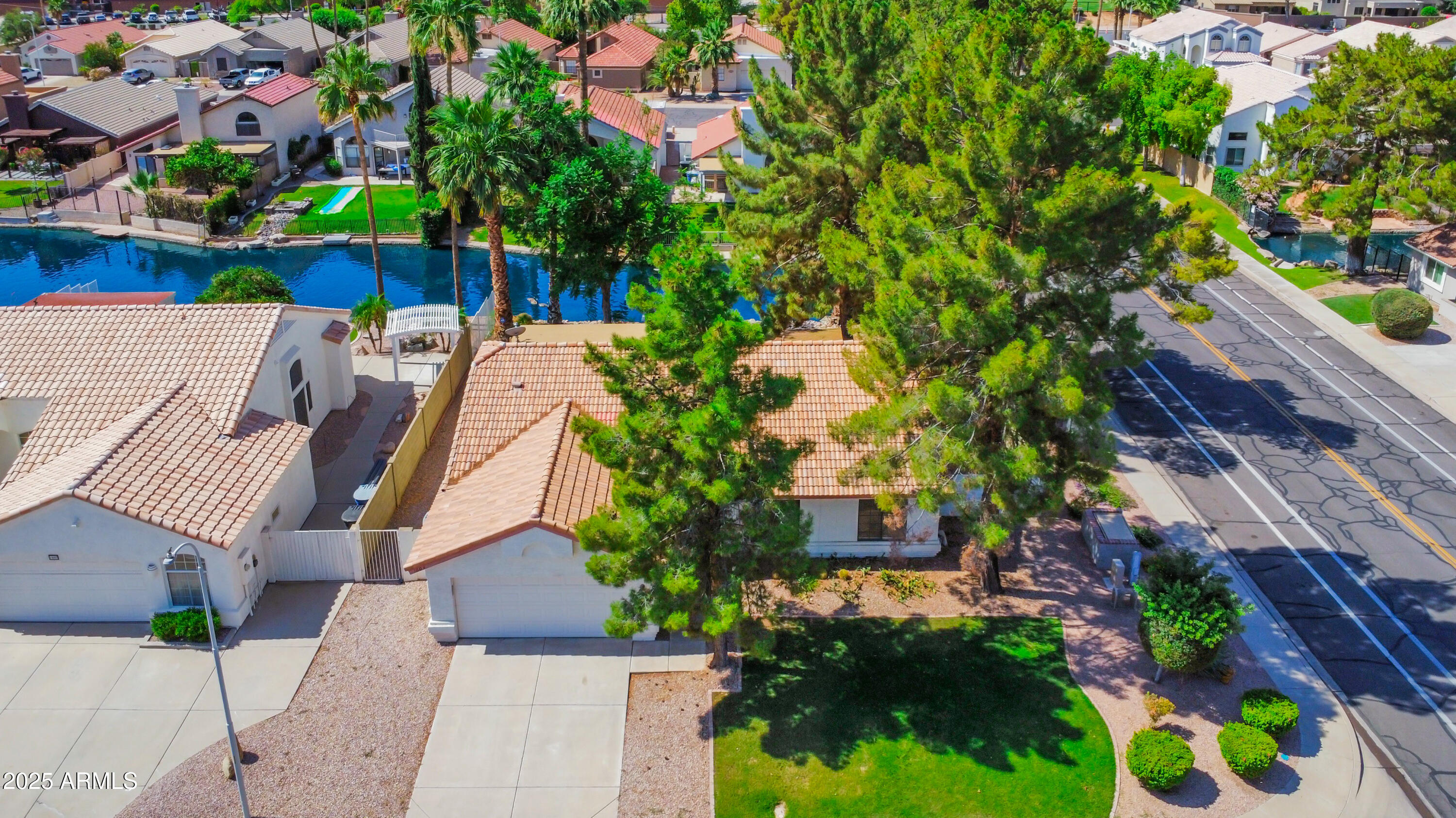 1603 E CHICAGO Street