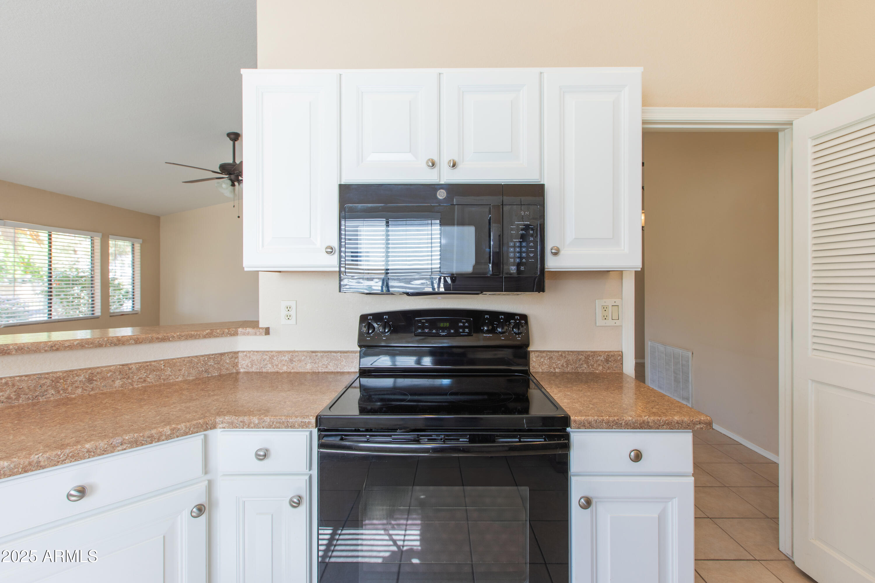 1603 E CHICAGO Street