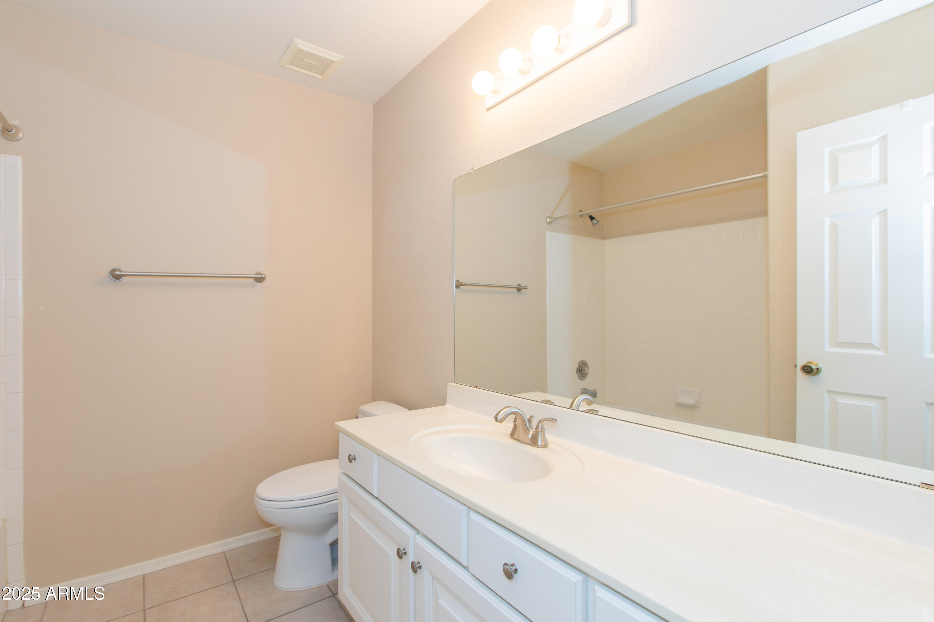 1603 E CHICAGO Street