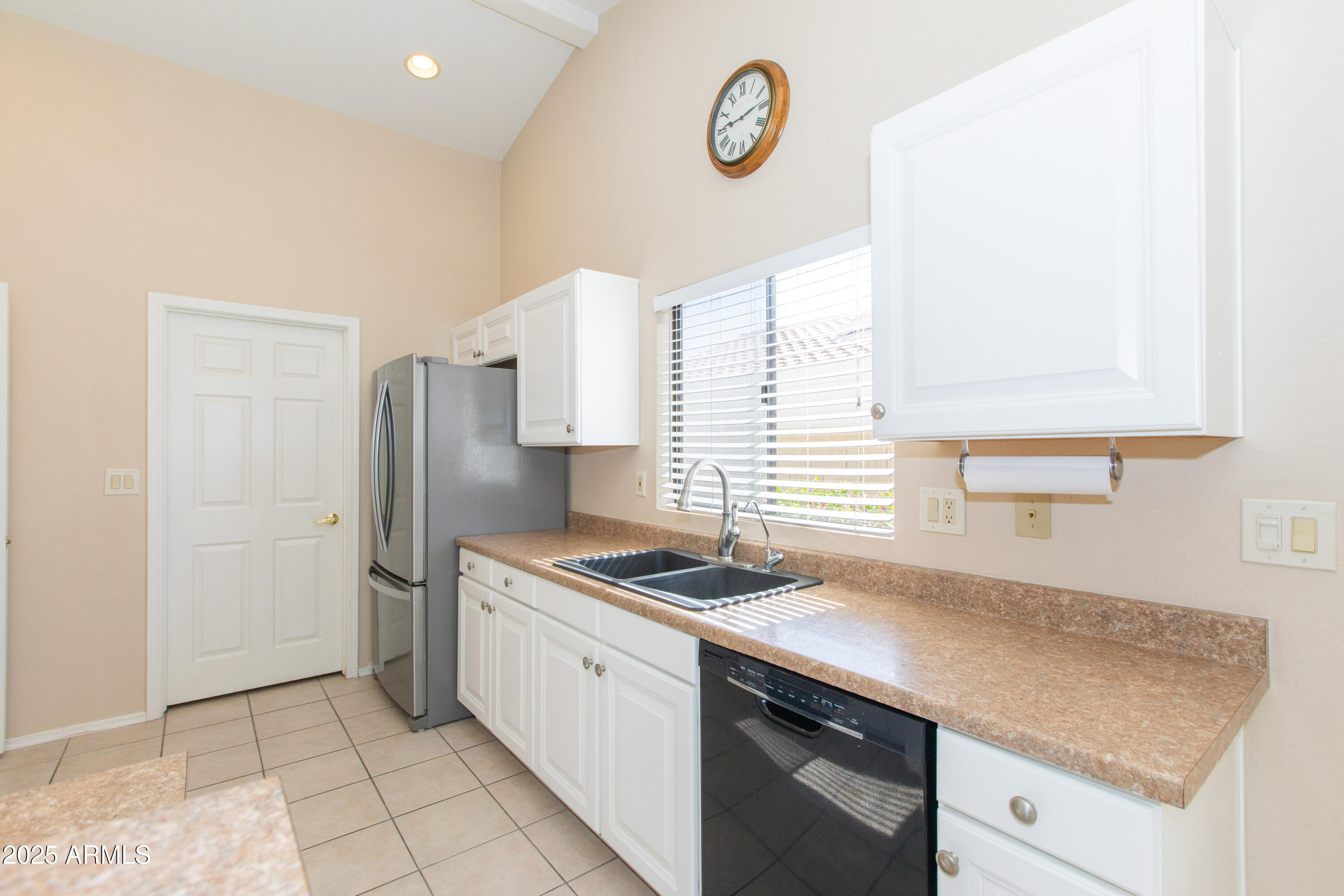 1603 E CHICAGO Street