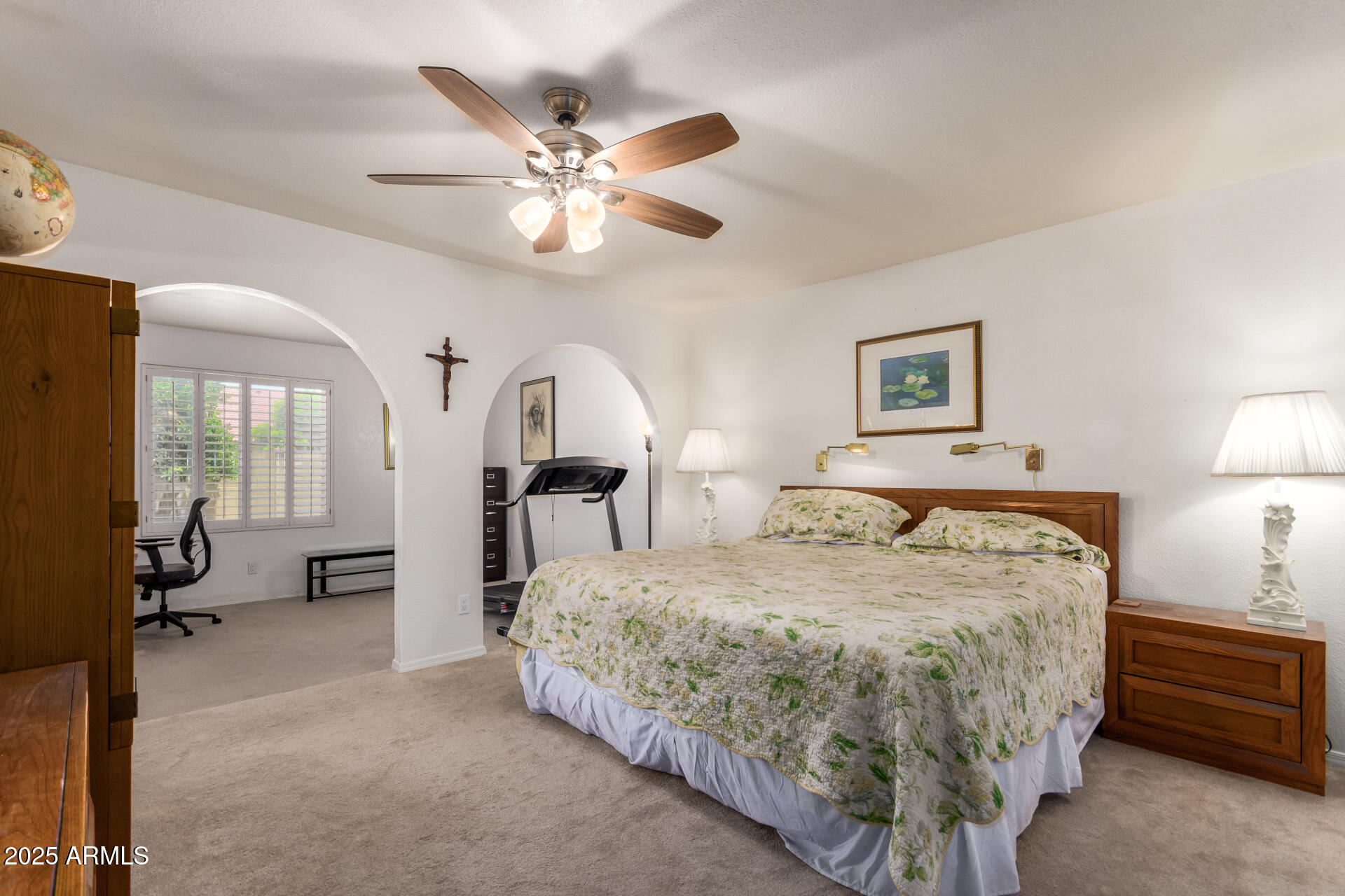 400 W CROFTON Street