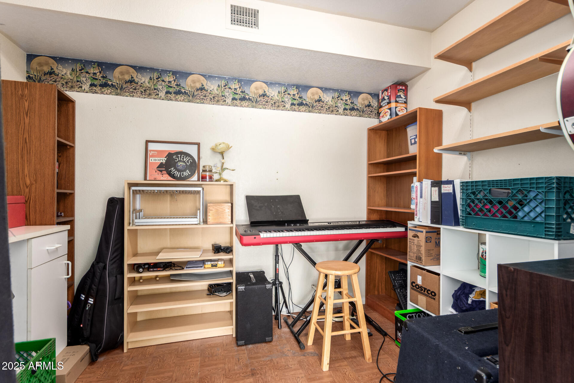 400 W CROFTON Street