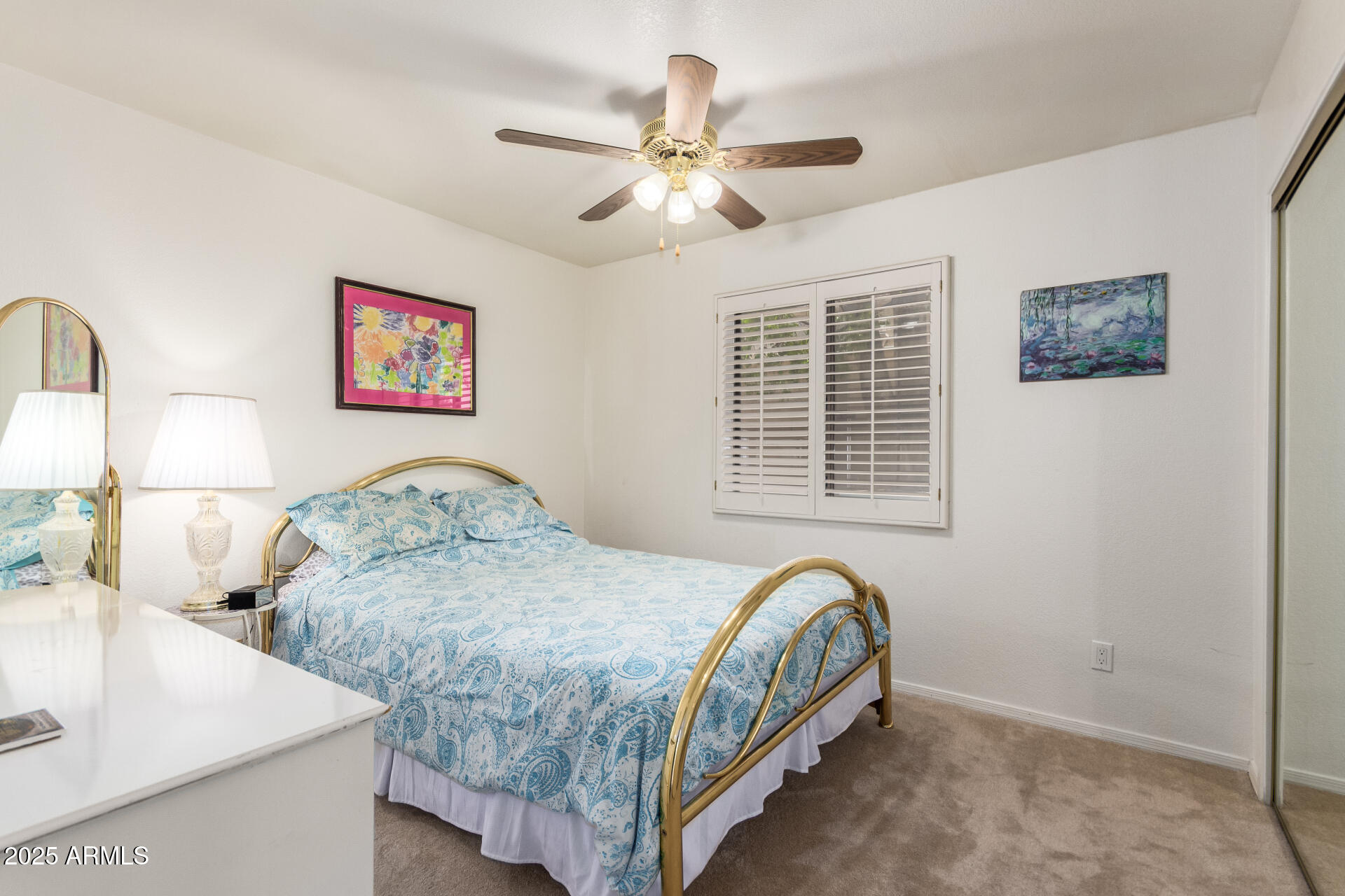 400 W CROFTON Street