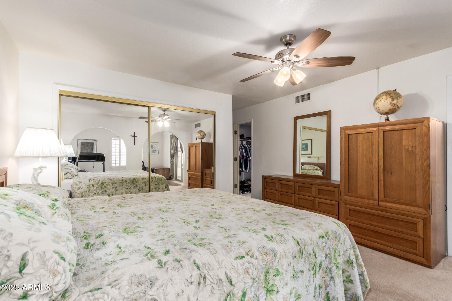 400 W CROFTON Street