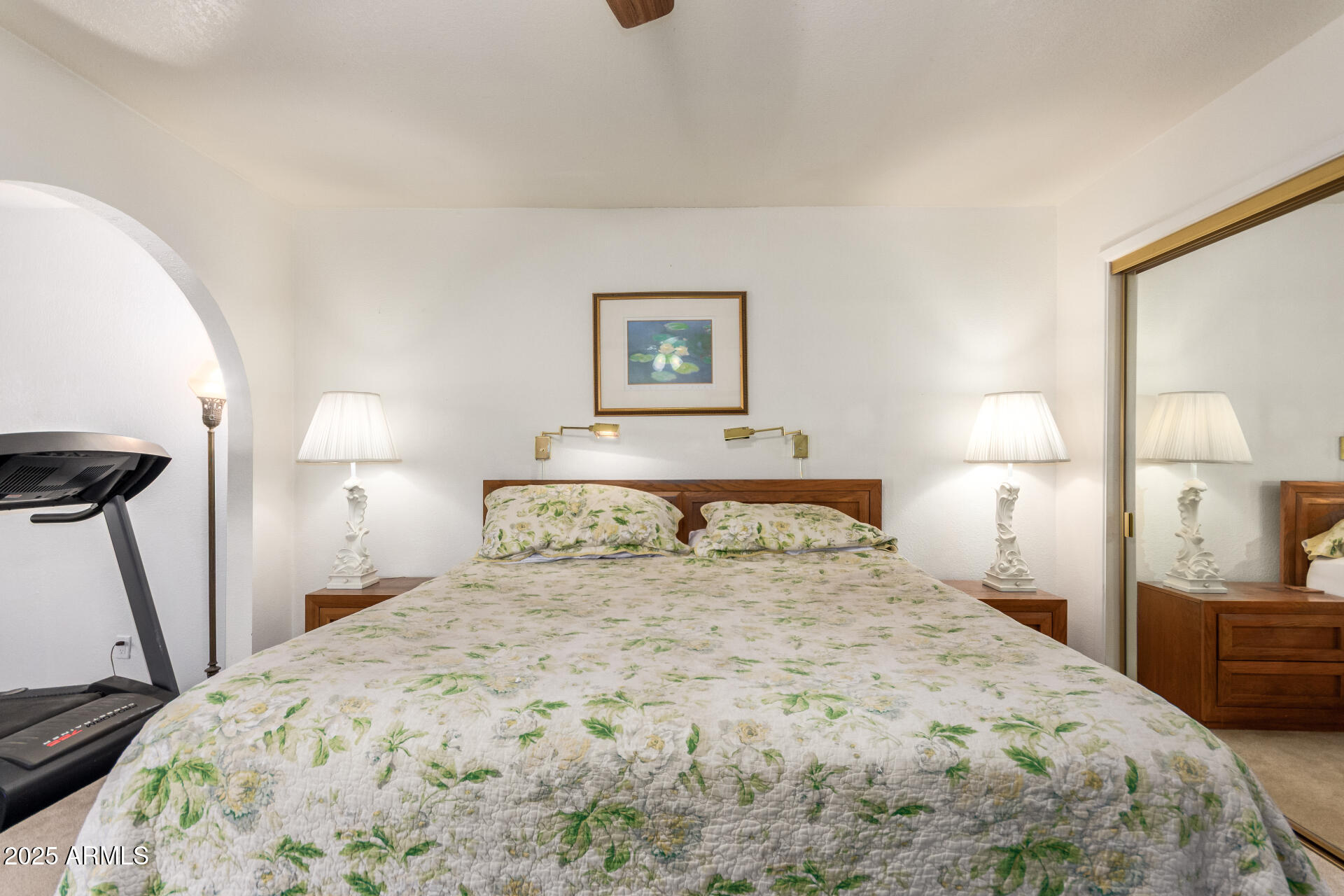 400 W CROFTON Street