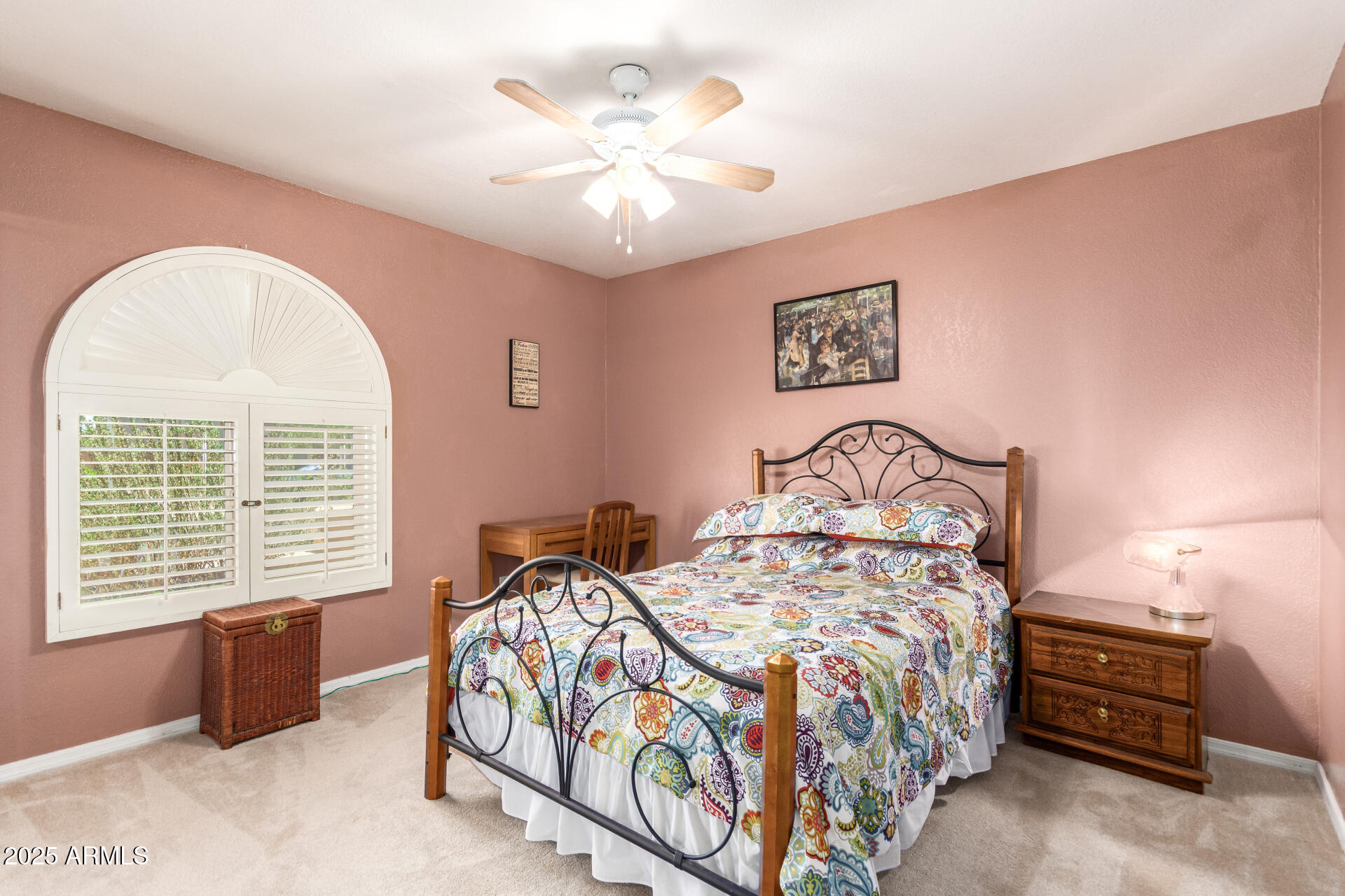 400 W CROFTON Street