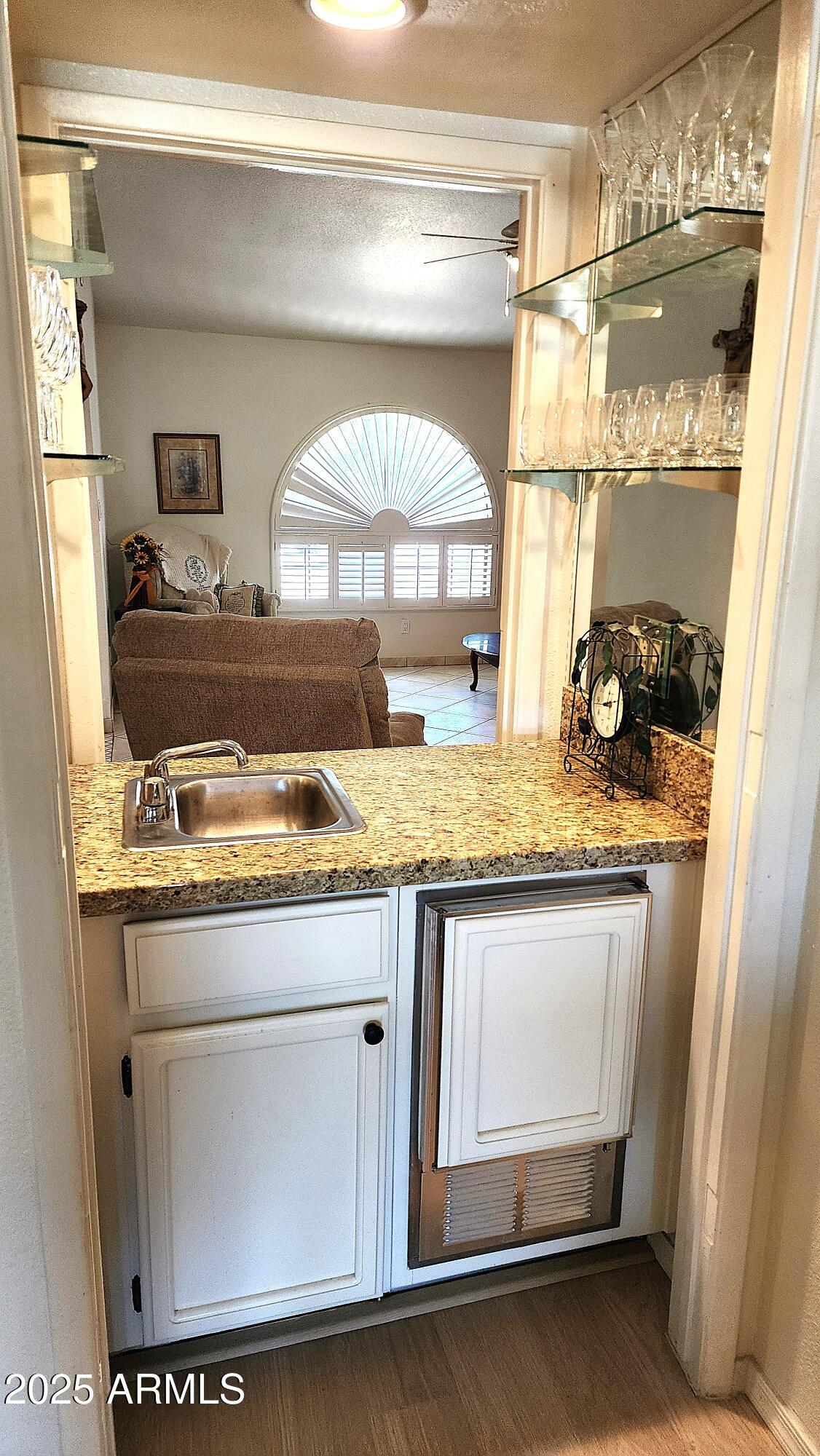 400 W CROFTON Street