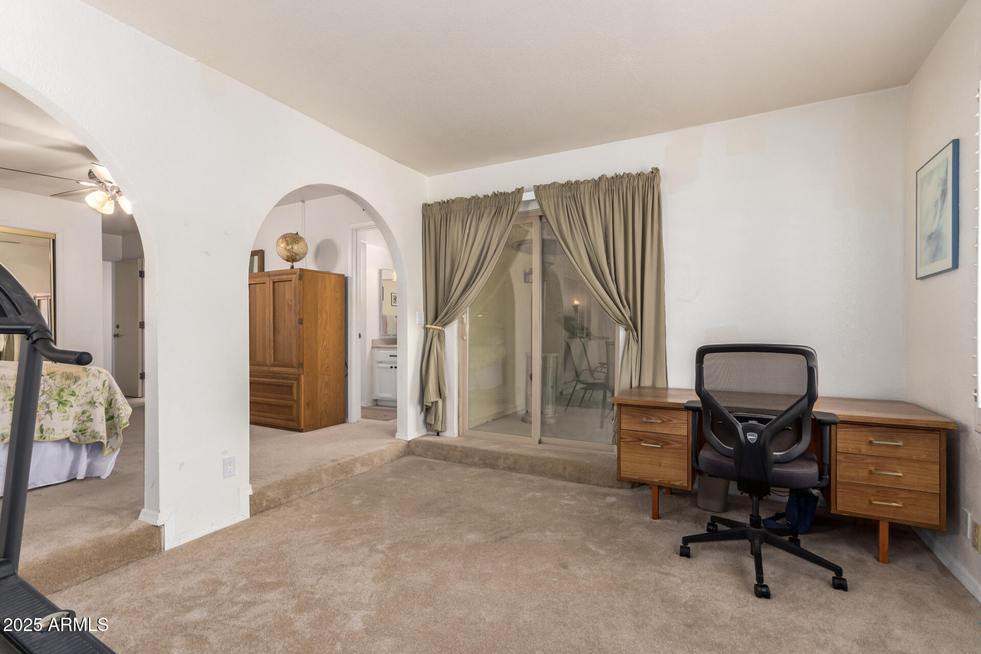 400 W CROFTON Street