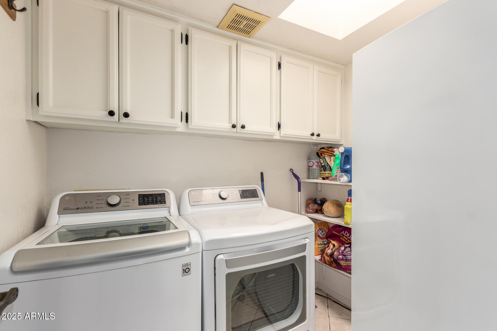 400 W CROFTON Street