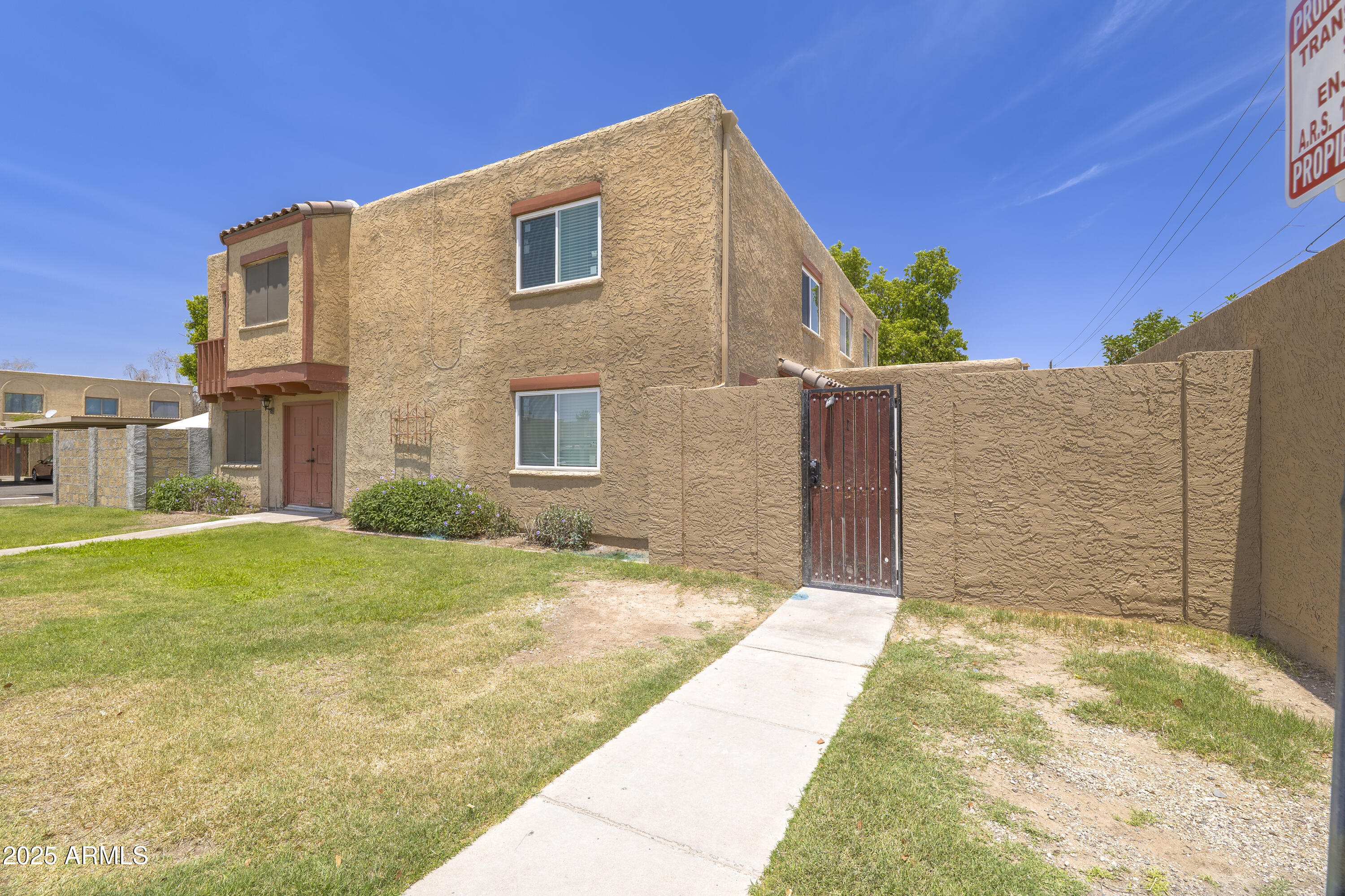 948 S Alma School Road, 1