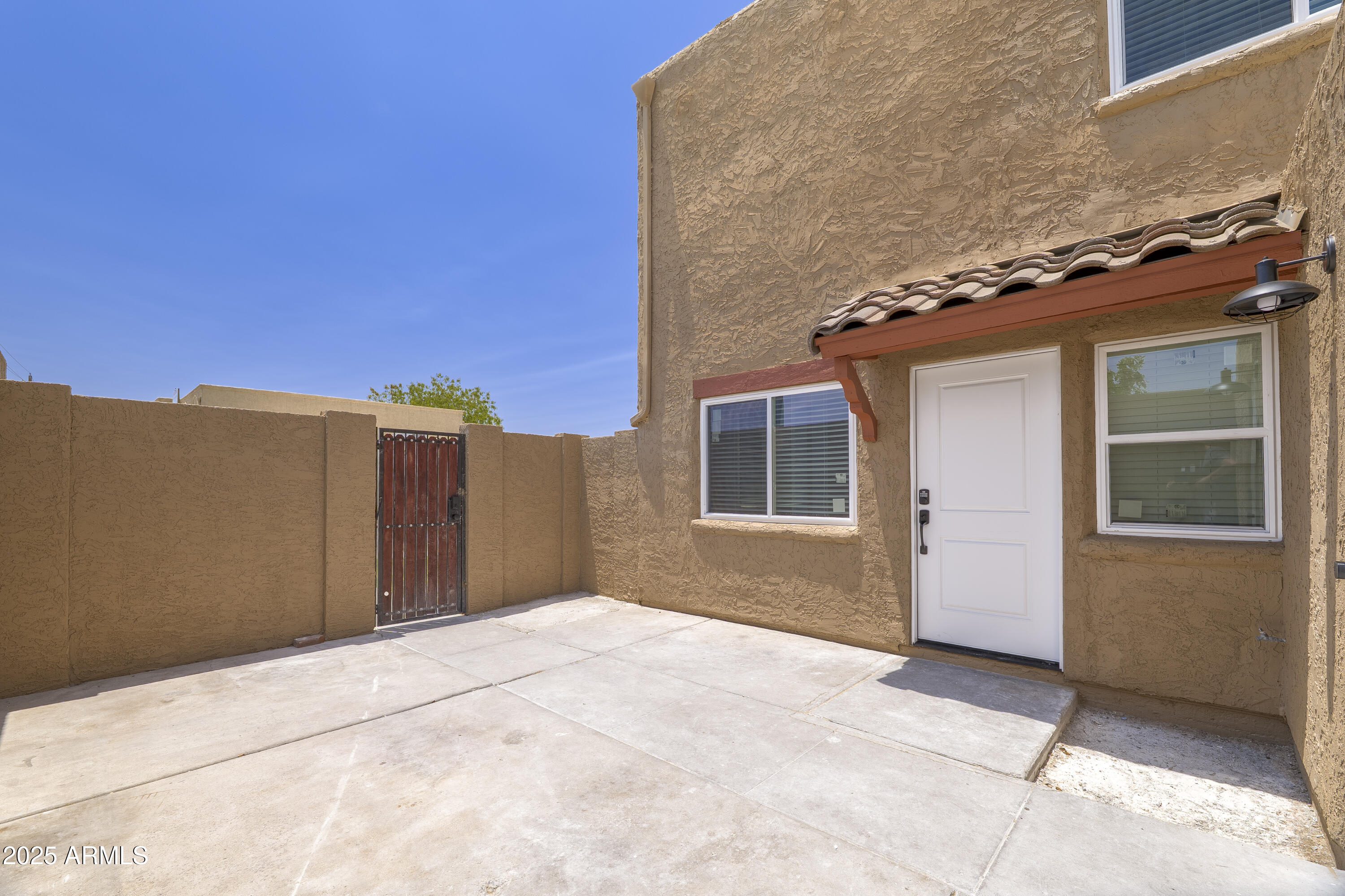 948 S Alma School Road, 1