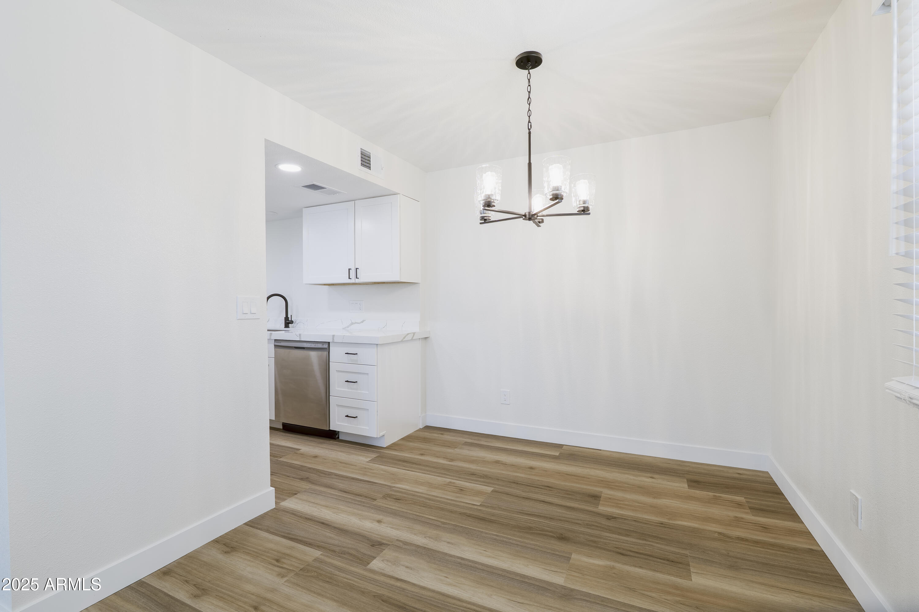 948 S Alma School Road, 1