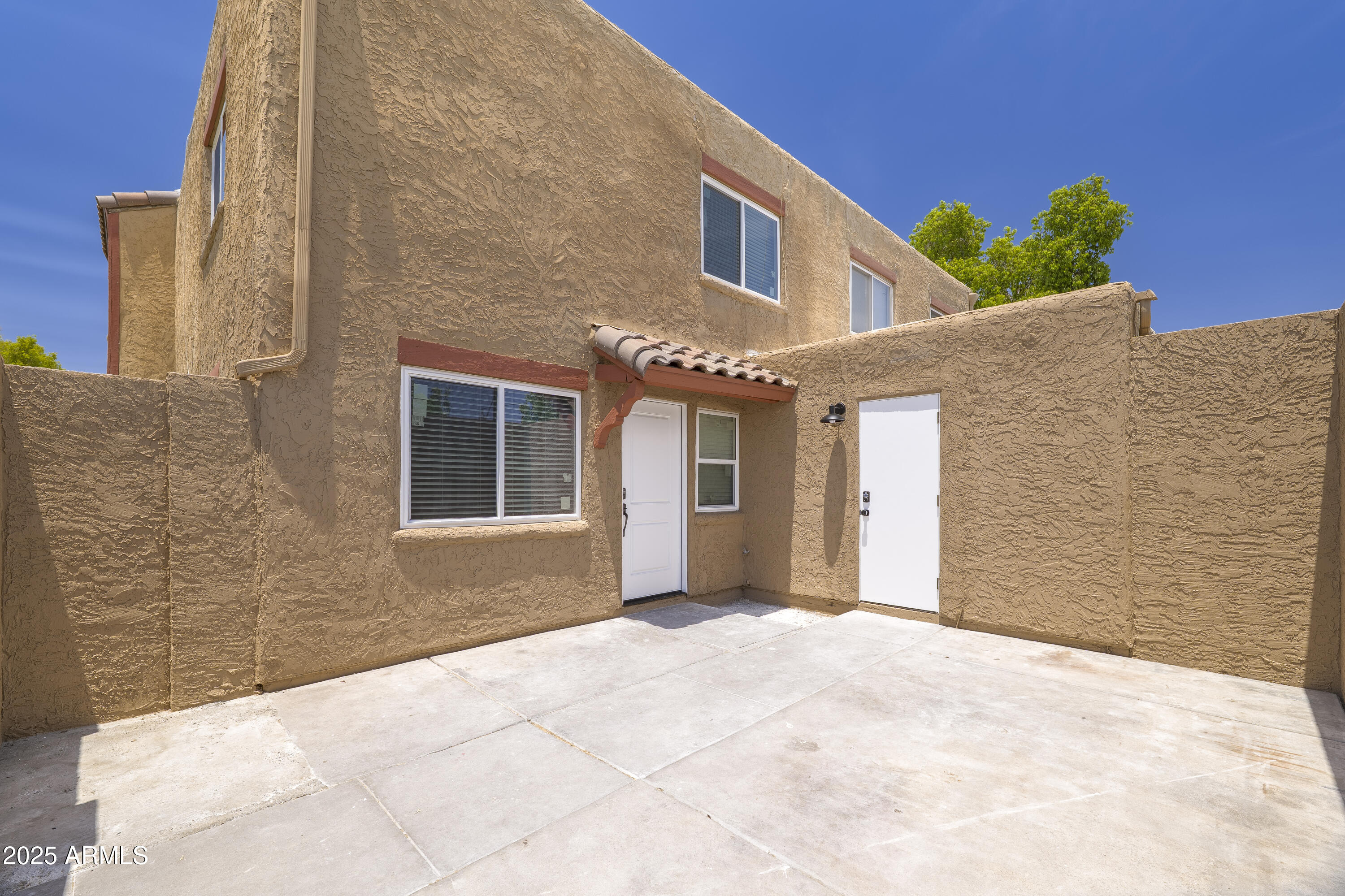 948 S Alma School Road, 1