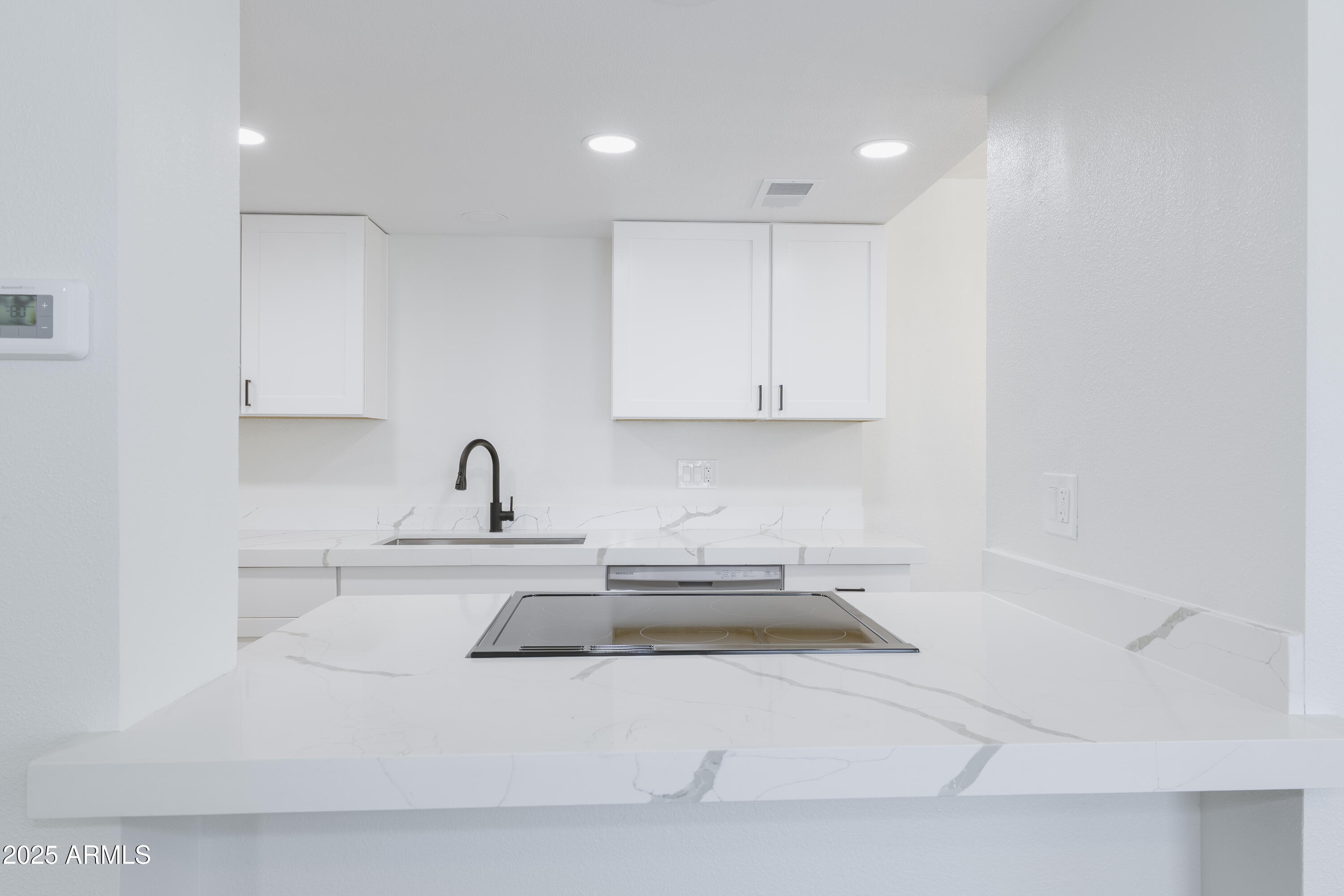 948 S Alma School Road, 1