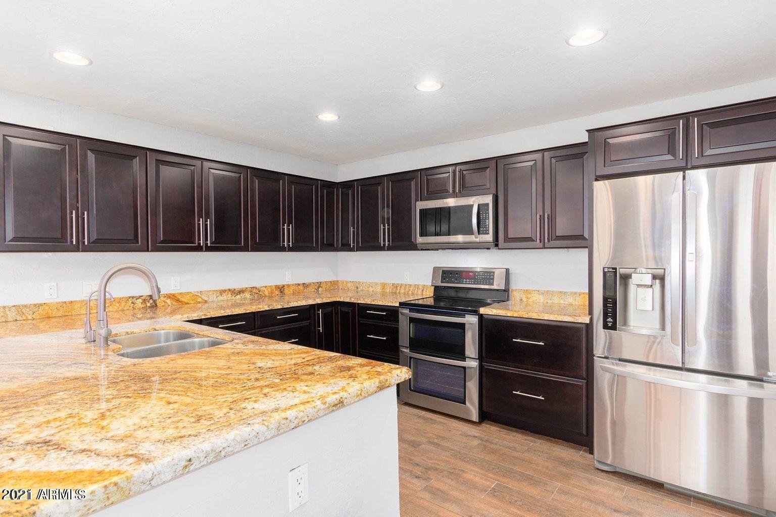 2019 W LEMON TREE Place, 1147