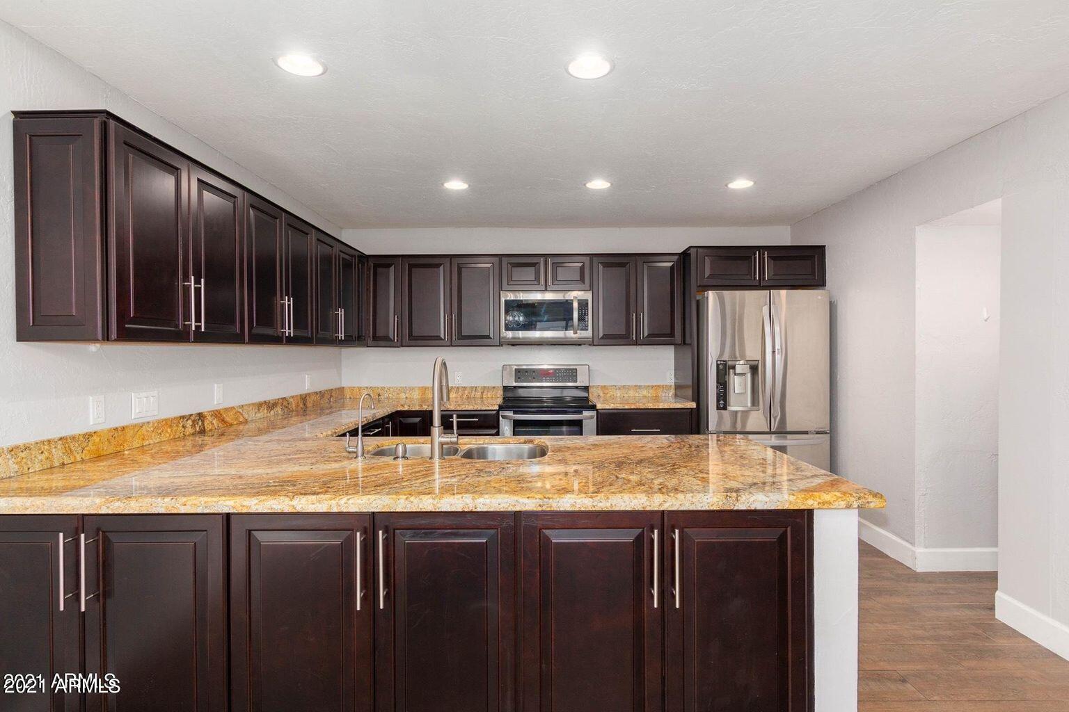 2019 W LEMON TREE Place, 1147