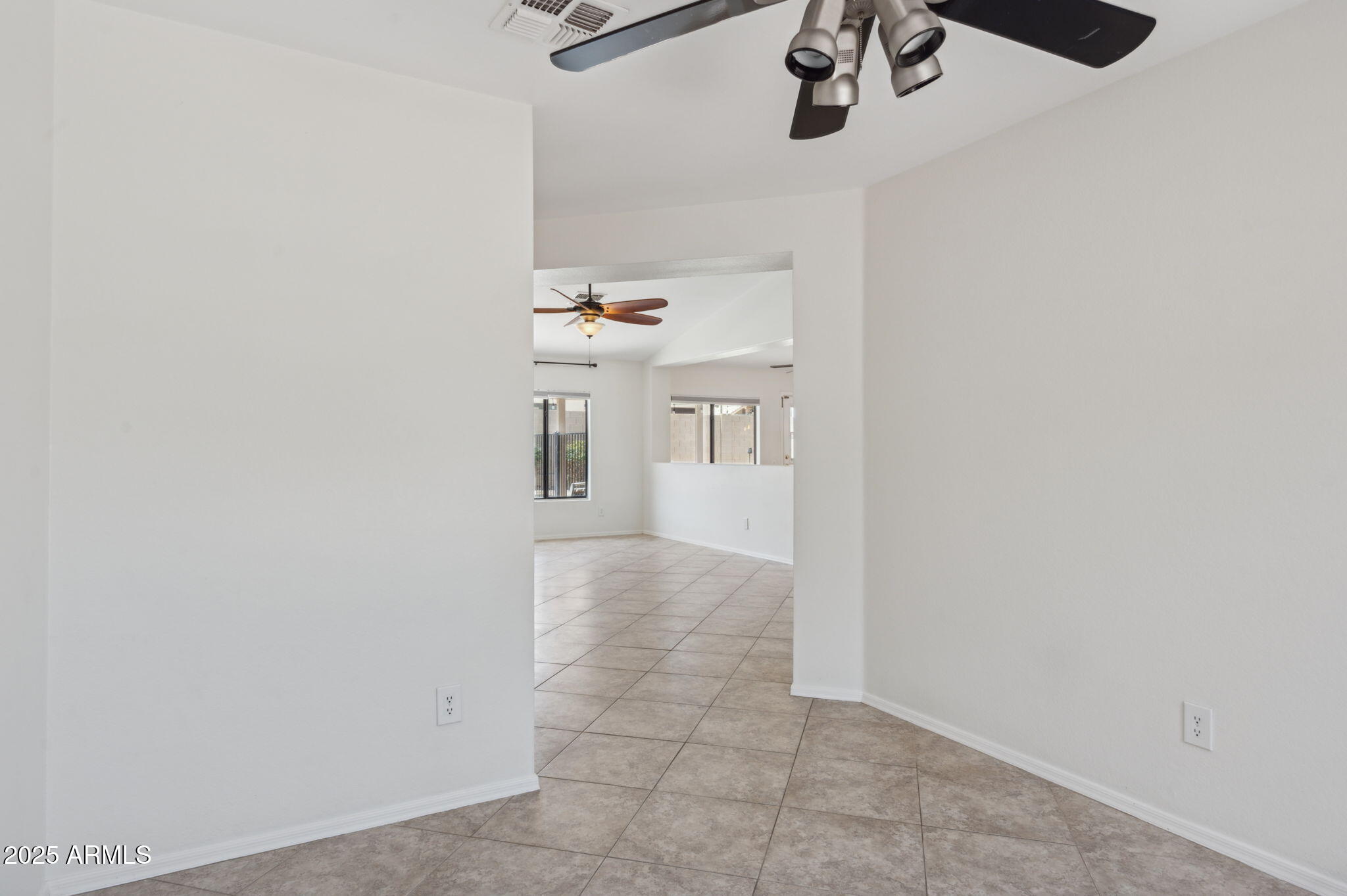 6645 E PRESTON Street