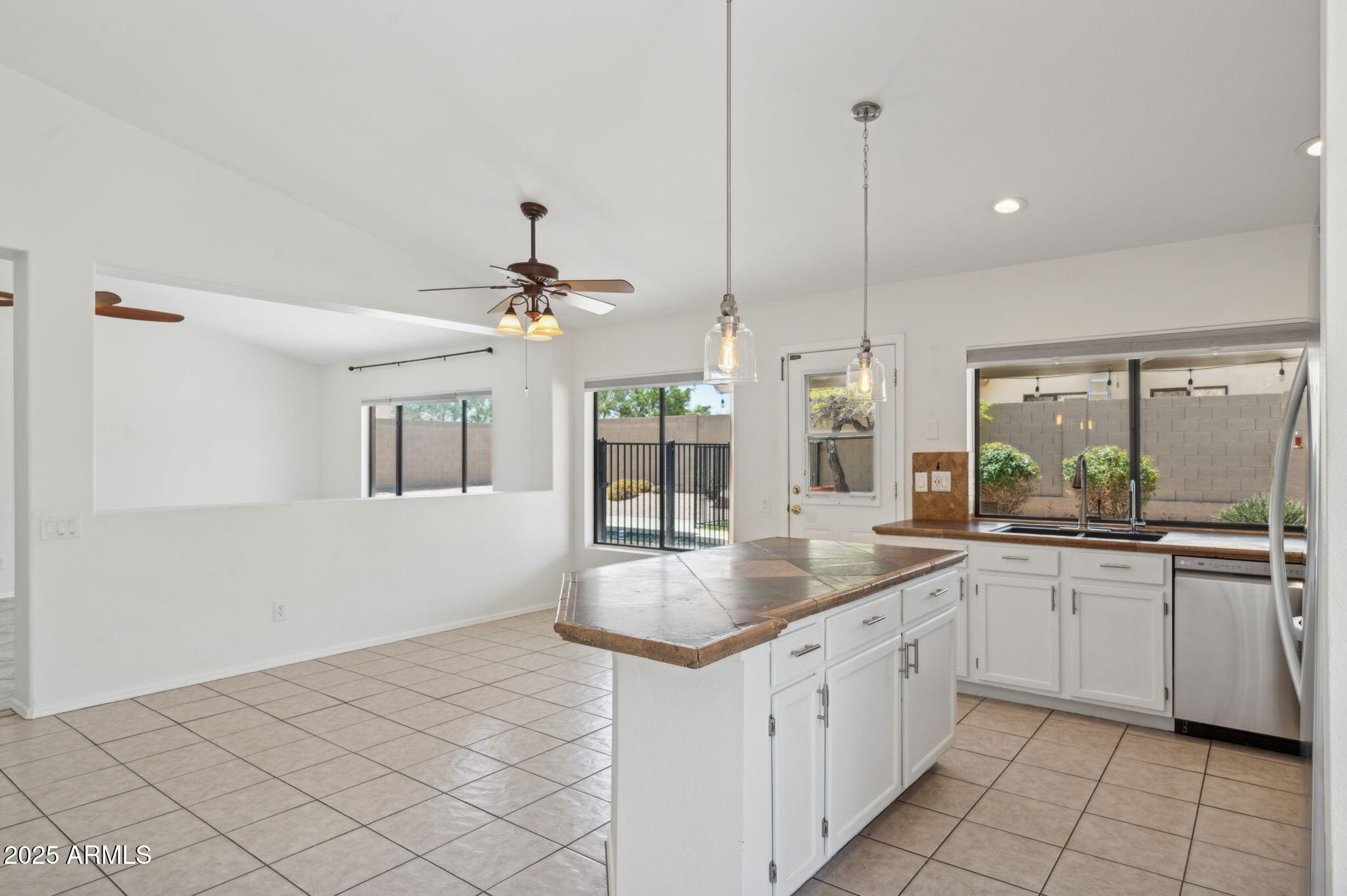 6645 E PRESTON Street