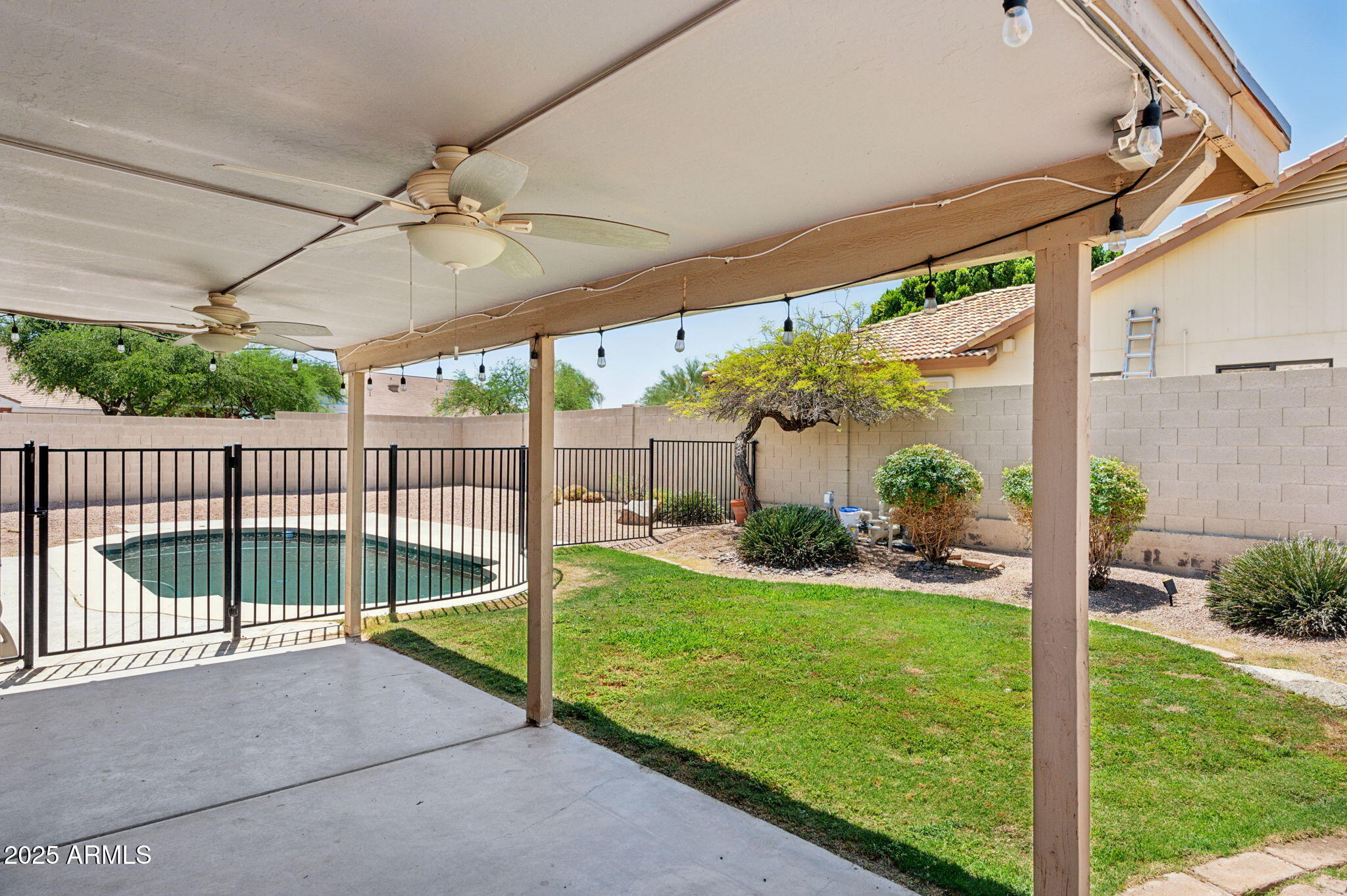 6645 E PRESTON Street