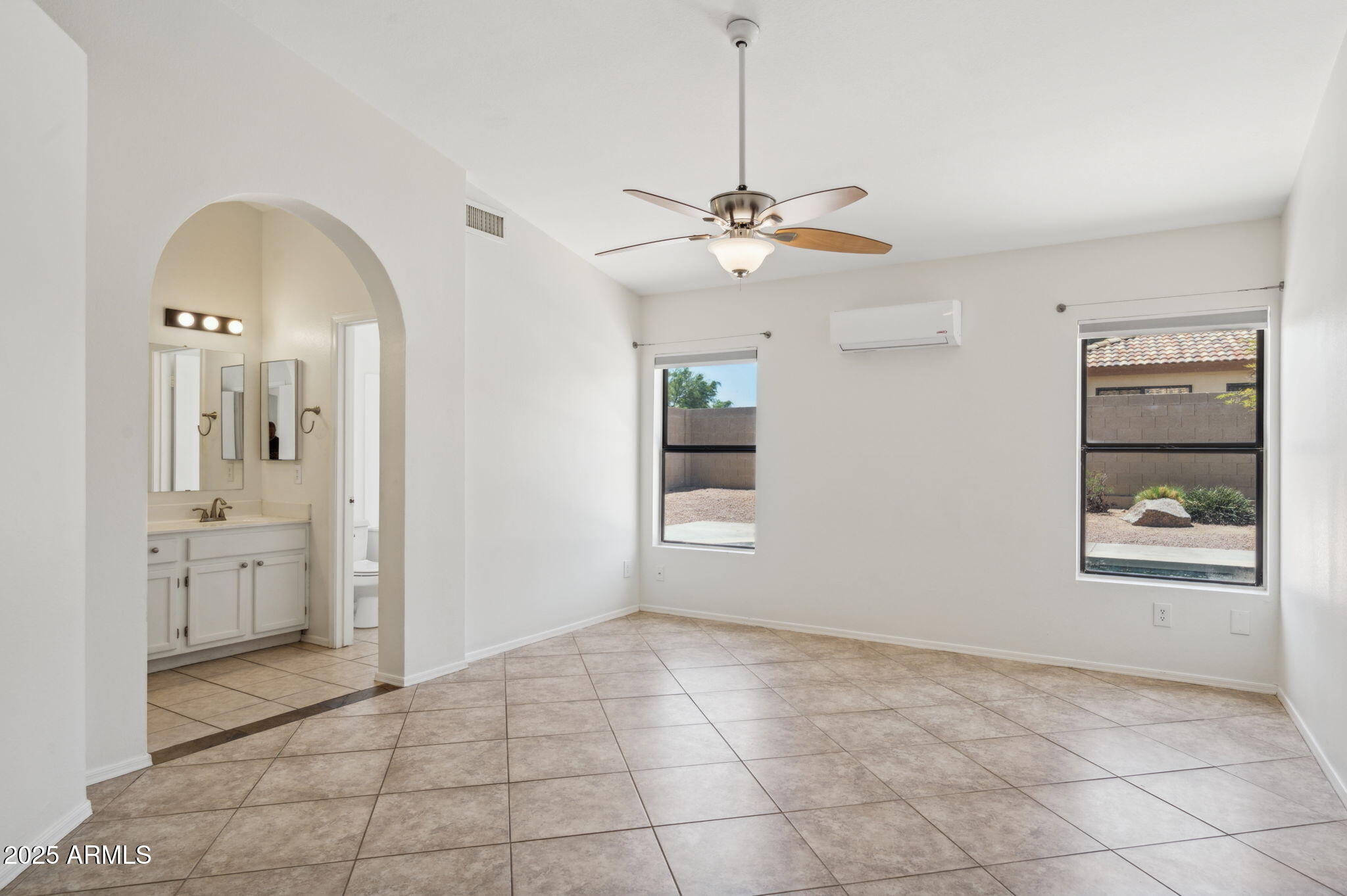 6645 E PRESTON Street