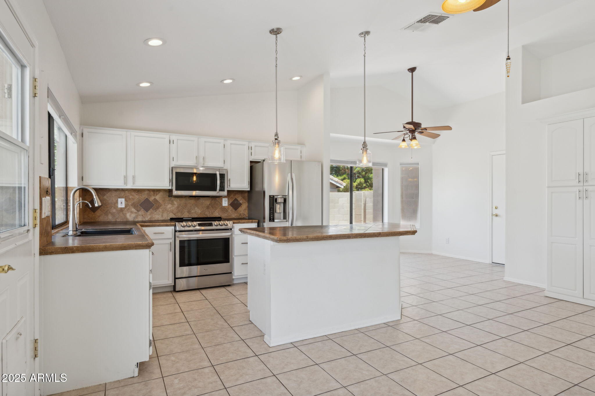 6645 E PRESTON Street