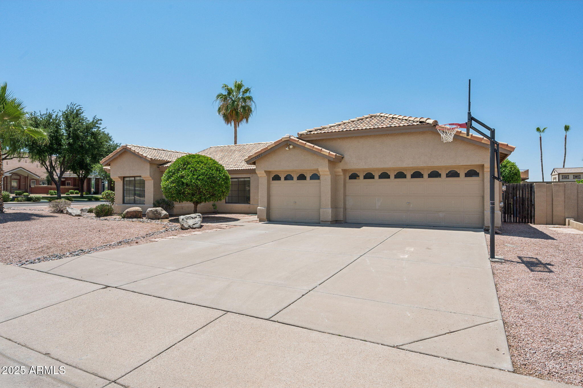 6645 E PRESTON Street