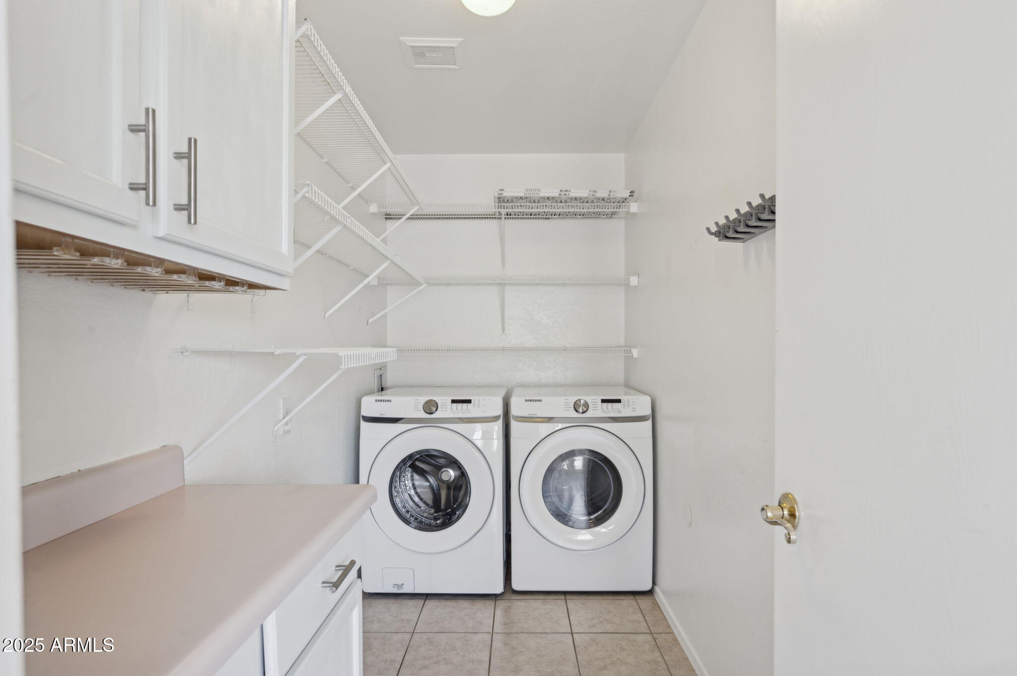 6645 E PRESTON Street