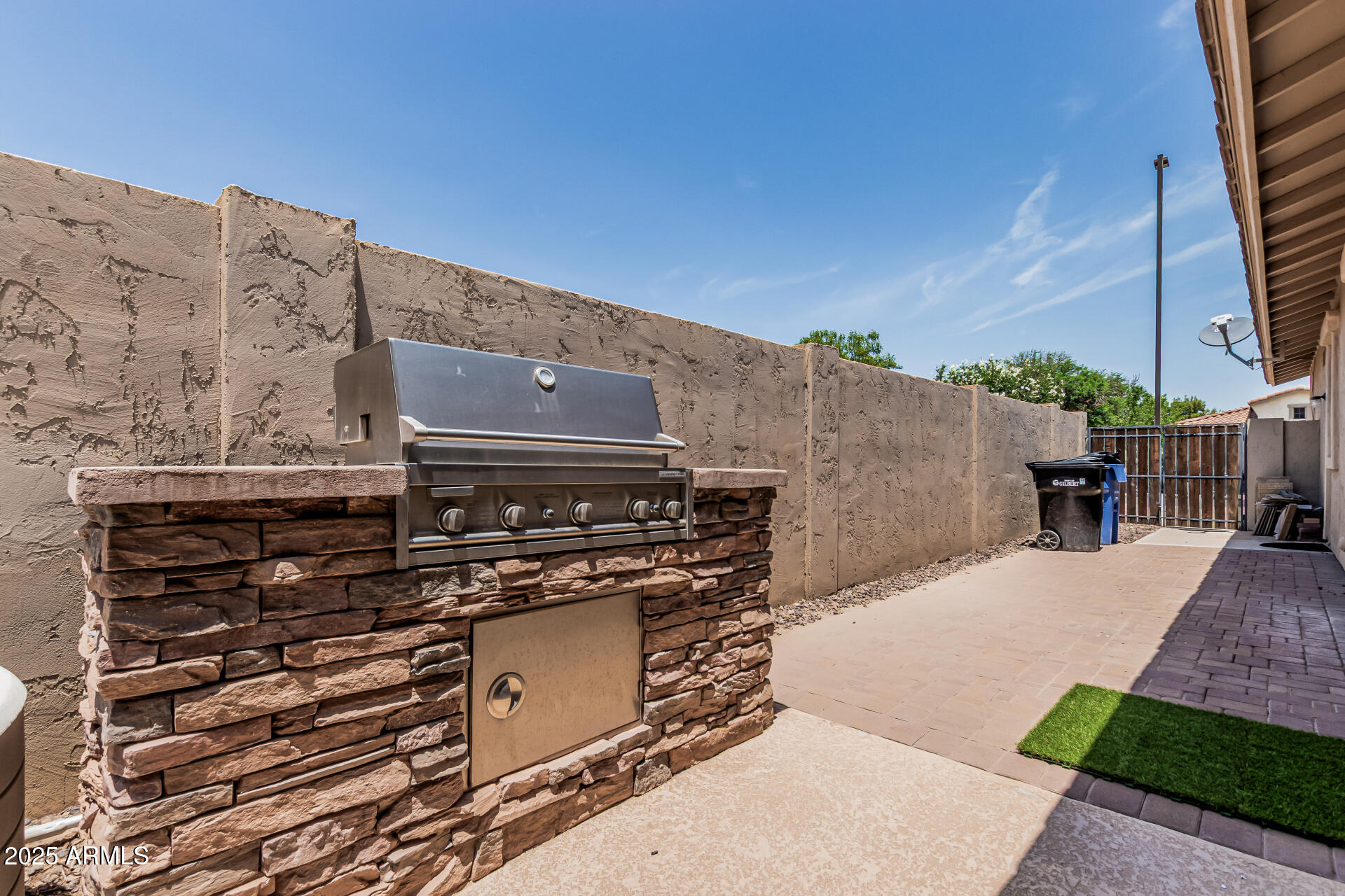 3777 E VALLEJO Drive