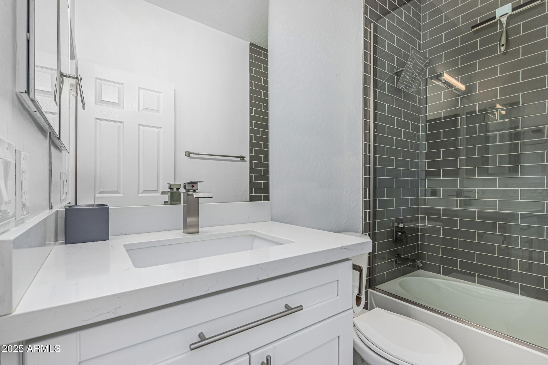 3777 E VALLEJO Drive