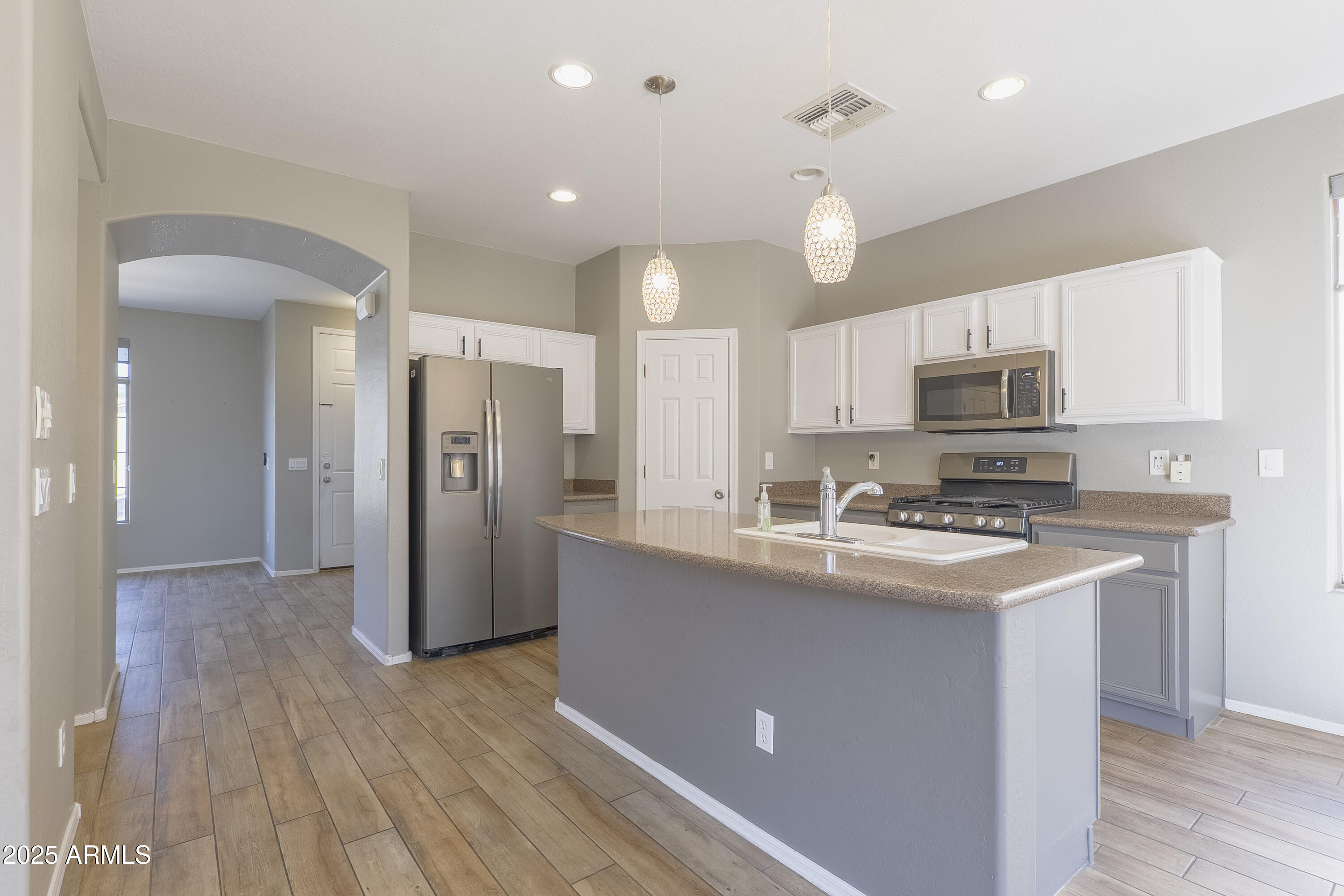 7227 E NORTHRIDGE Street